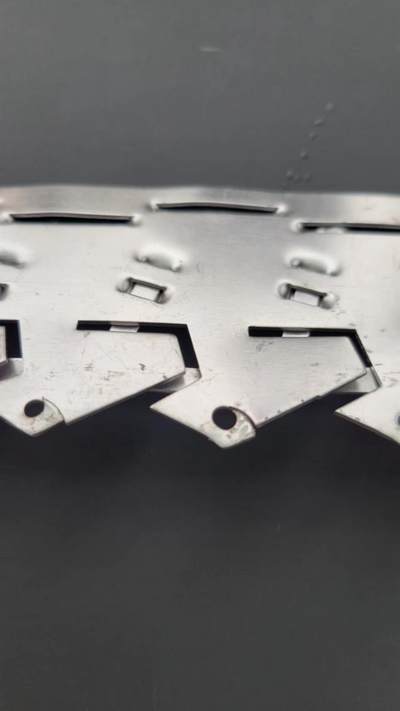 嘉宝良覃世界勋赏第10期拍卖 苏联铝制六连架子