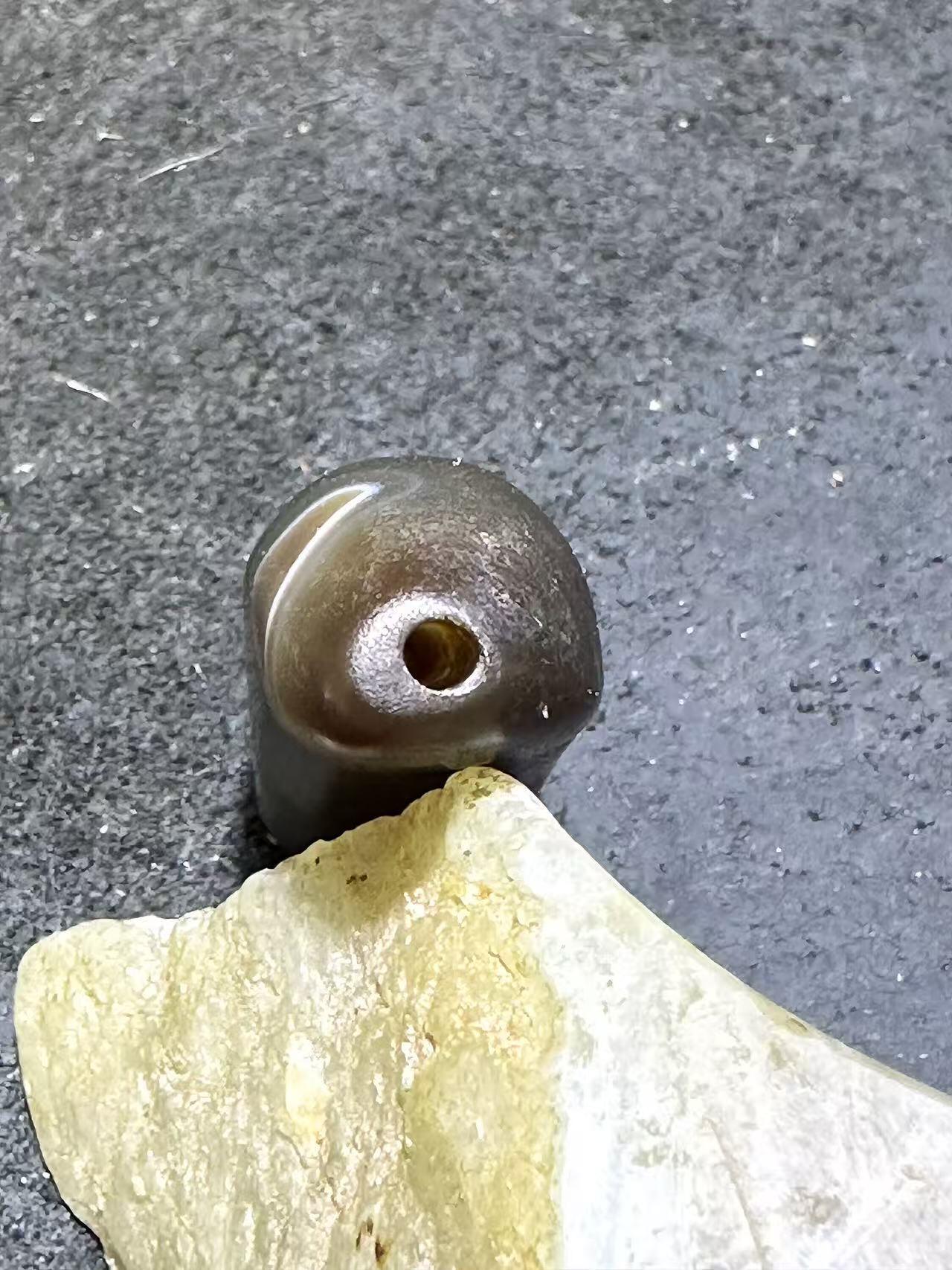 药师玛瑙风化纹通货随形牛角板珠一个