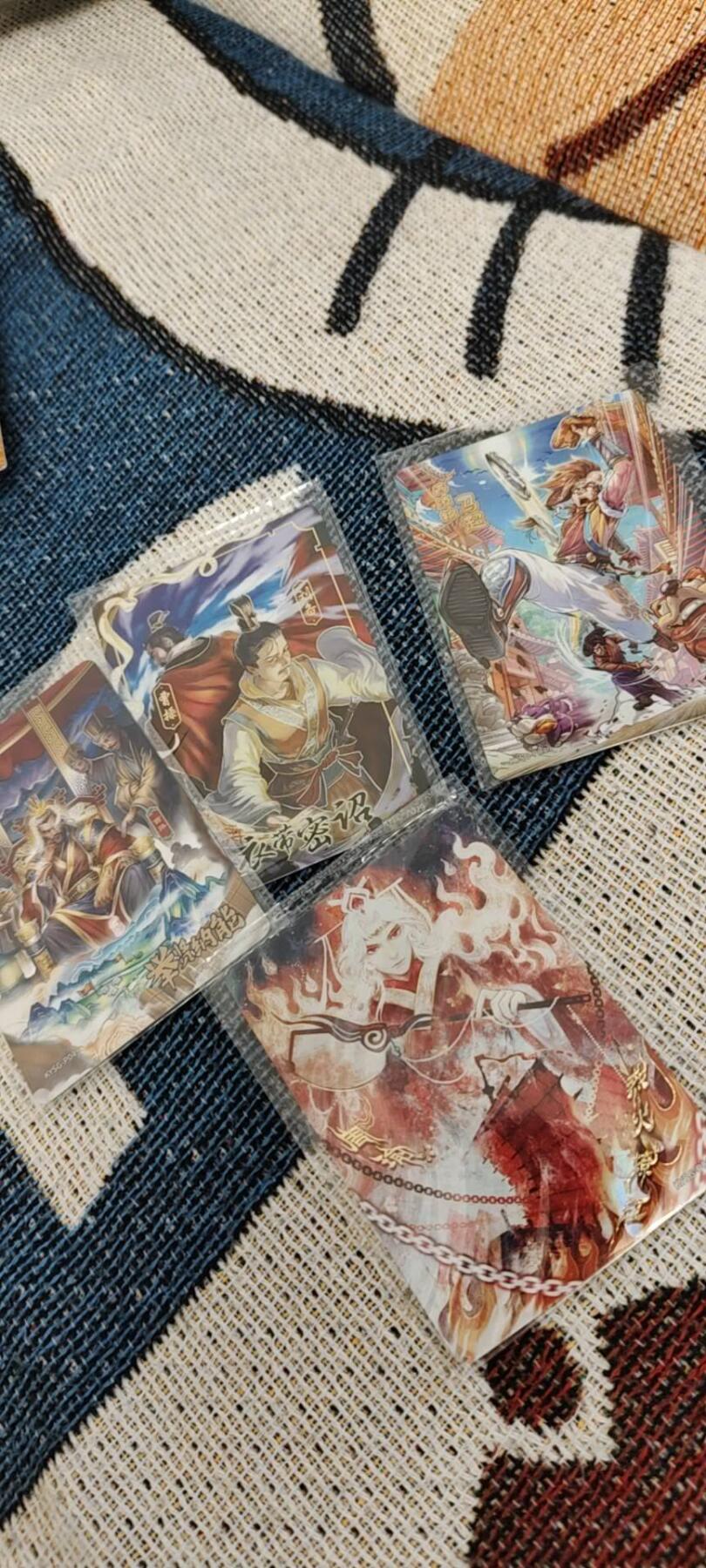 秋原瞳的小店第十六期（火辣辣的夏天，卡游最火哪吒和昆仑万象最火项目激情碰撞） 卡游三国4张原膜不同活动卡