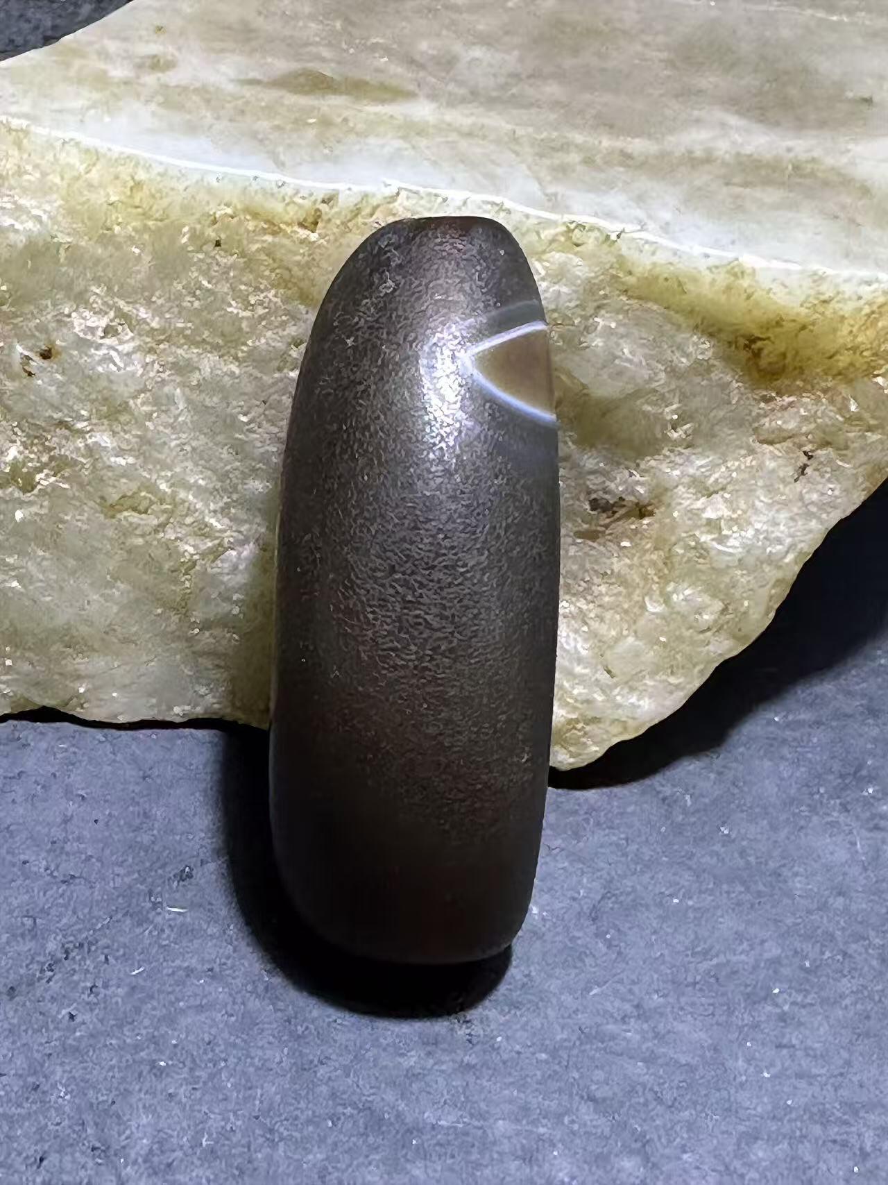 药师玛瑙风化纹通货随形牛角板珠一个
