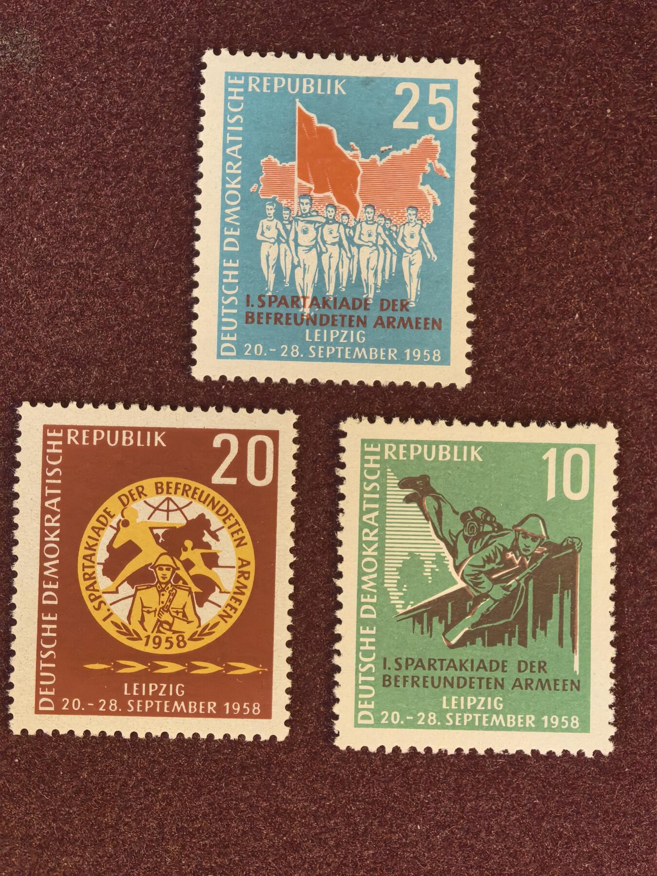 联合阁邮币社™ ——“精品多国邮票” 东德1958年 第1届友军运动会 3全 (背有掉胶)