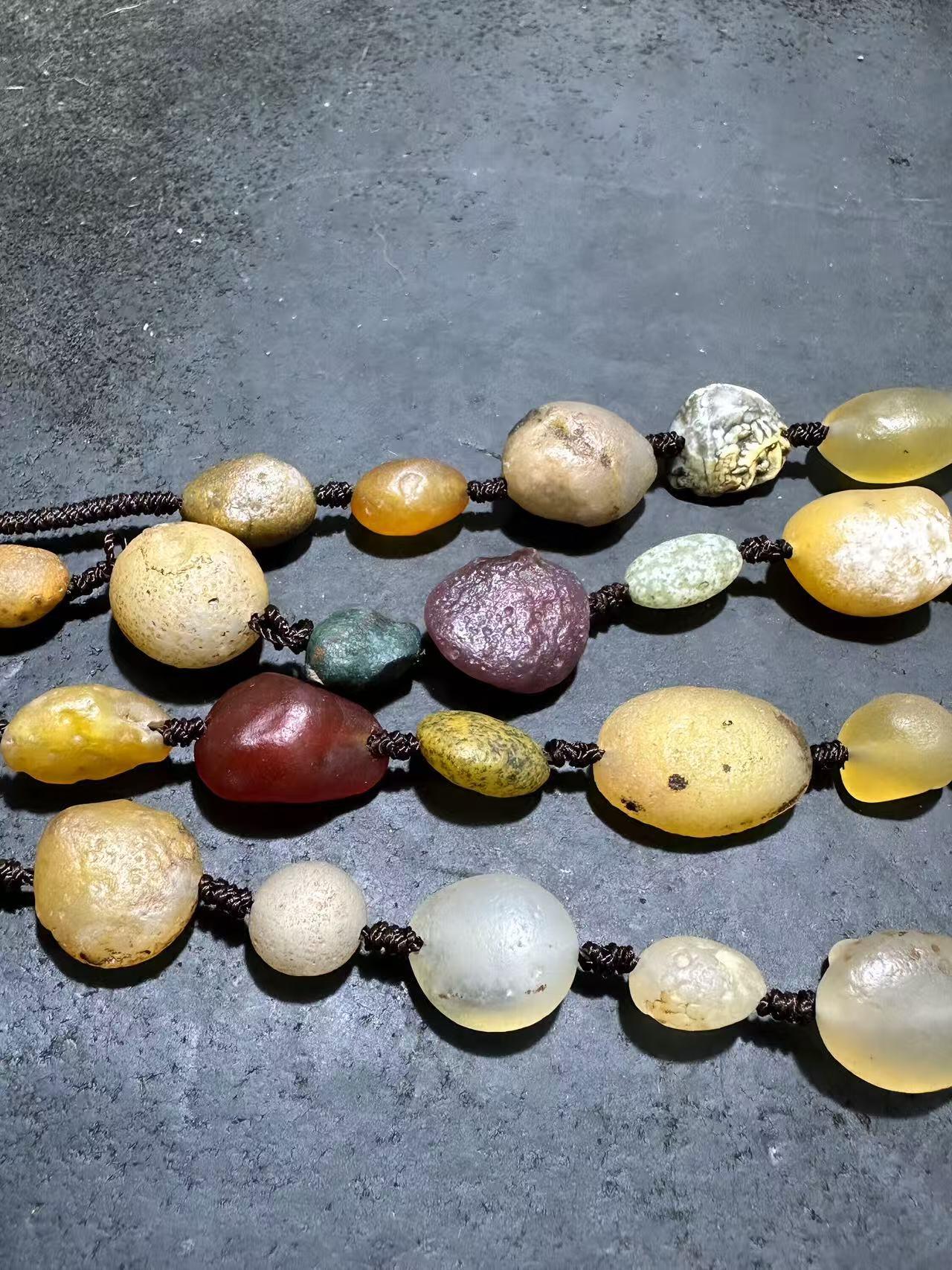 精美天然阿拉善彩珠玛瑙项链一条，，