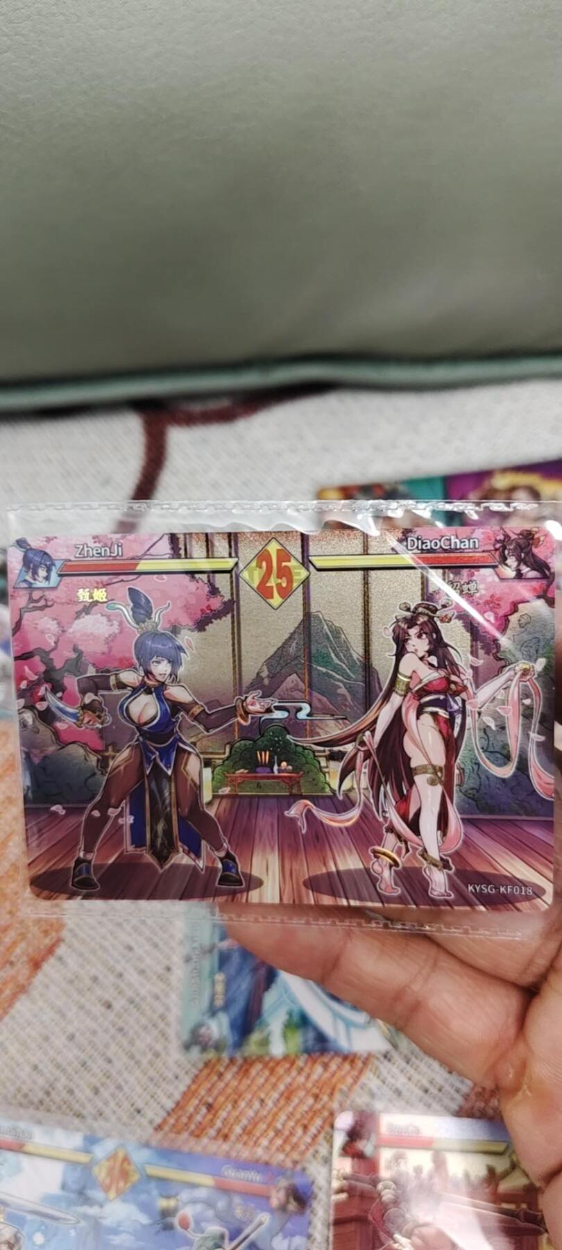 秋原瞳的小店第十六期（火辣辣的夏天，卡游最火哪吒和昆仑万象最火项目激情碰撞） 卡游三国接机礼盒原膜10张，包括经典吕布貂蝉