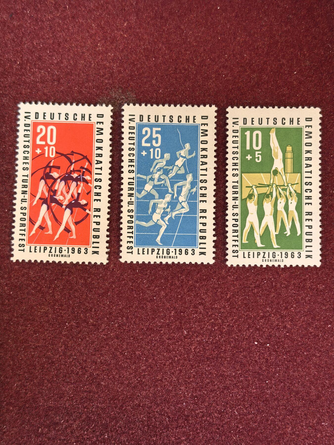 联合阁邮币社™ ——“精品多国邮票” 东德1963年 全国运动会 3全 (背有掉胶)