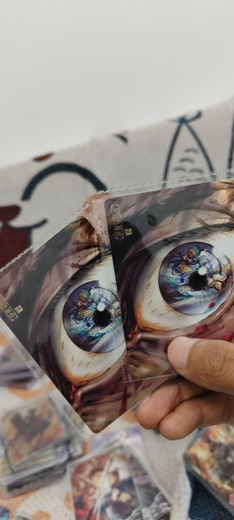 秋原瞳的小店第十六期（火辣辣的夏天，卡游最火哪吒和昆仑万象最火项目激情碰撞） 卡游三国千古一瞬原膜白马斩严良一对