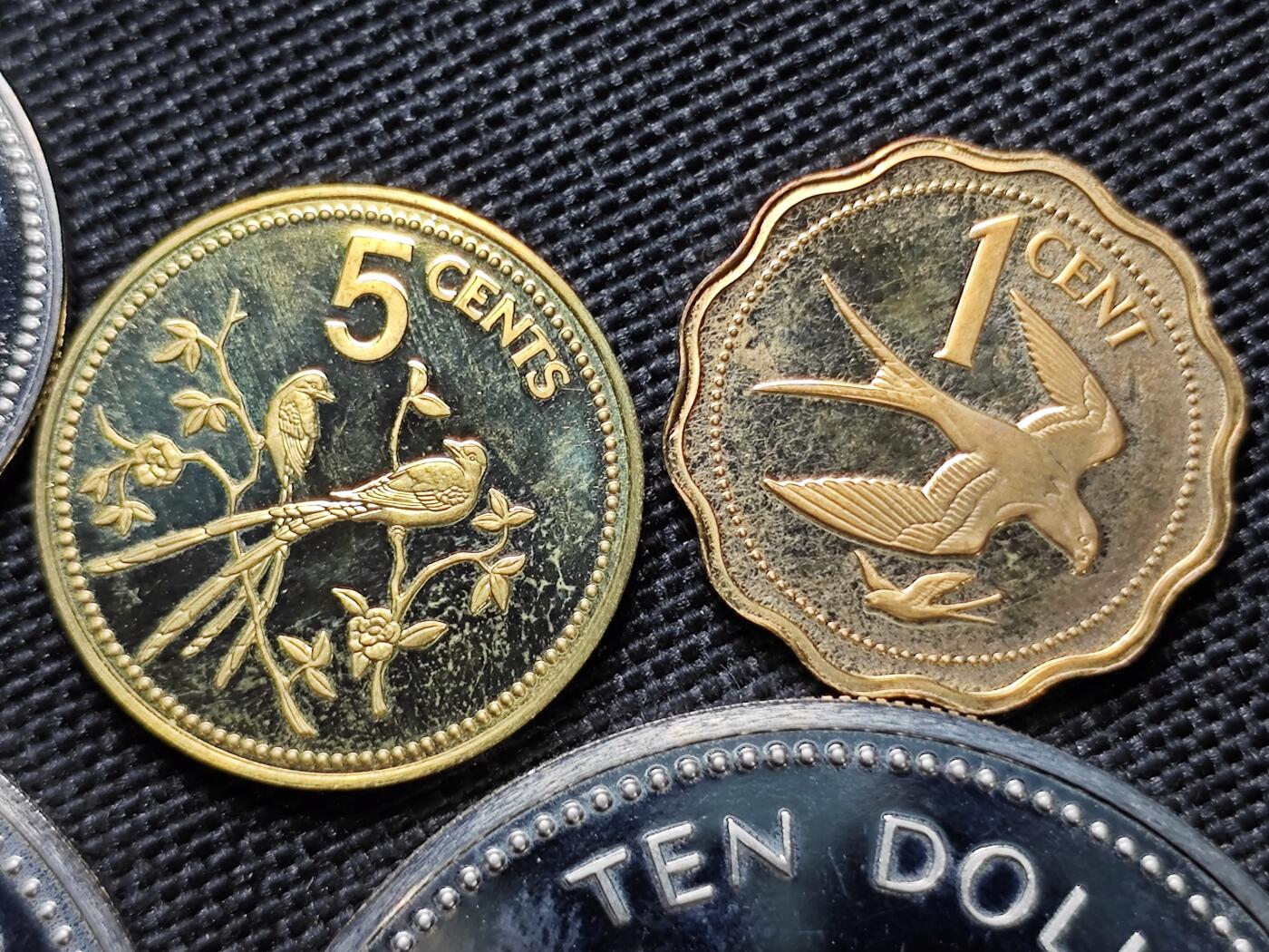 KK钱币收藏小铺 第300期 百期特拍3连拍第2场  周末发货  1975伯利兹大小面值清年精制一套 全套鸟版