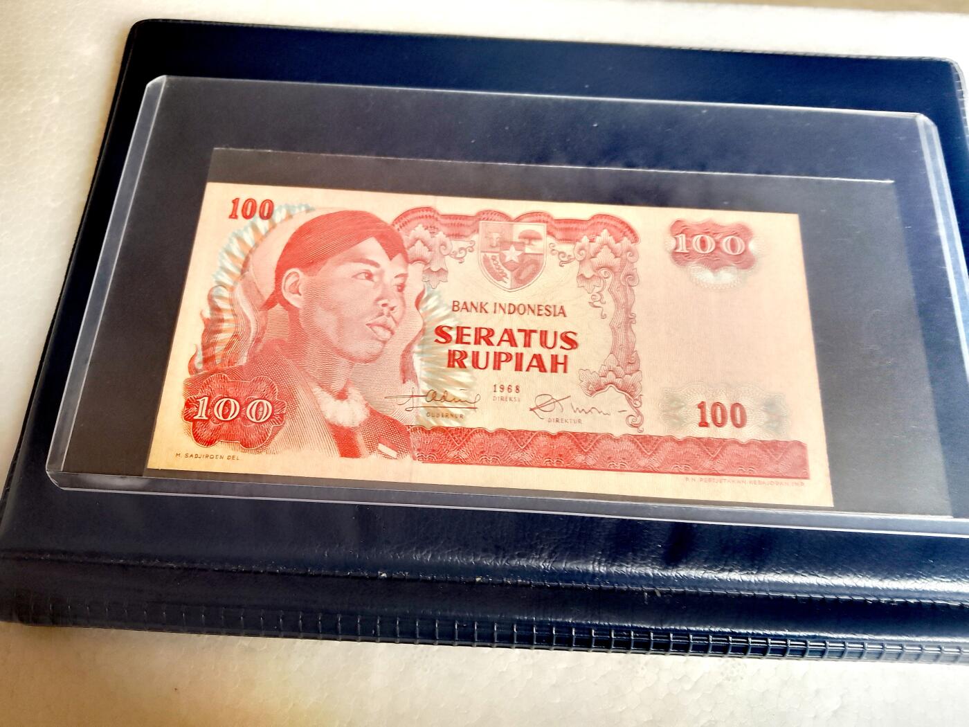 印度尼西亚1968年10、100、500卢比靓品纸币3枚一组