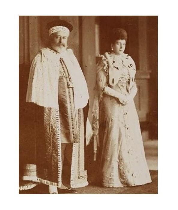 英国1902年 爱德华七世和皇后加冕礼高浮雕精制大铜章 40MM