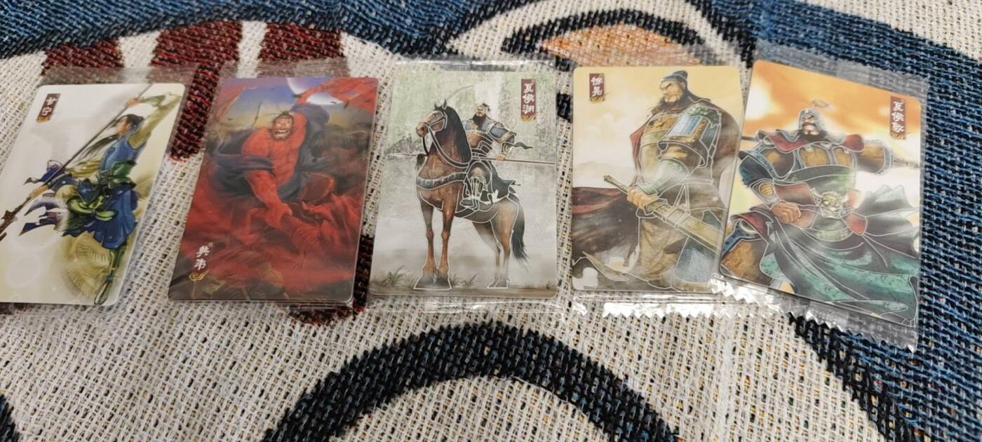 秋原瞳的小店第十六期（火辣辣的夏天，卡游最火哪吒和昆仑万象最火项目激情碰撞） x魔法士众筹权迎东散卡5张原袋，3张银边