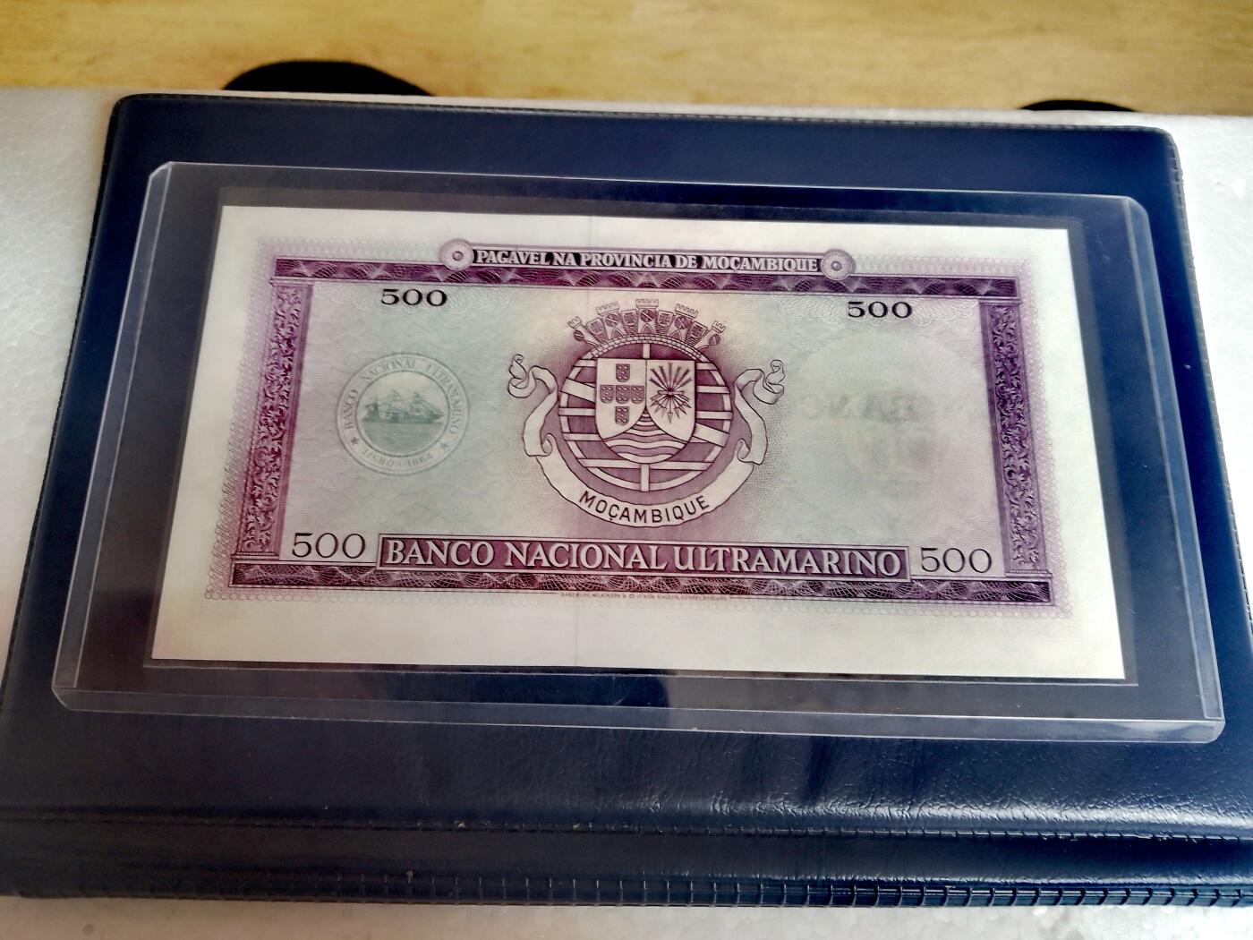 全新葡属莫桑比克1967、1972年500、1000埃斯库多靓品加盖纸币3枚一组