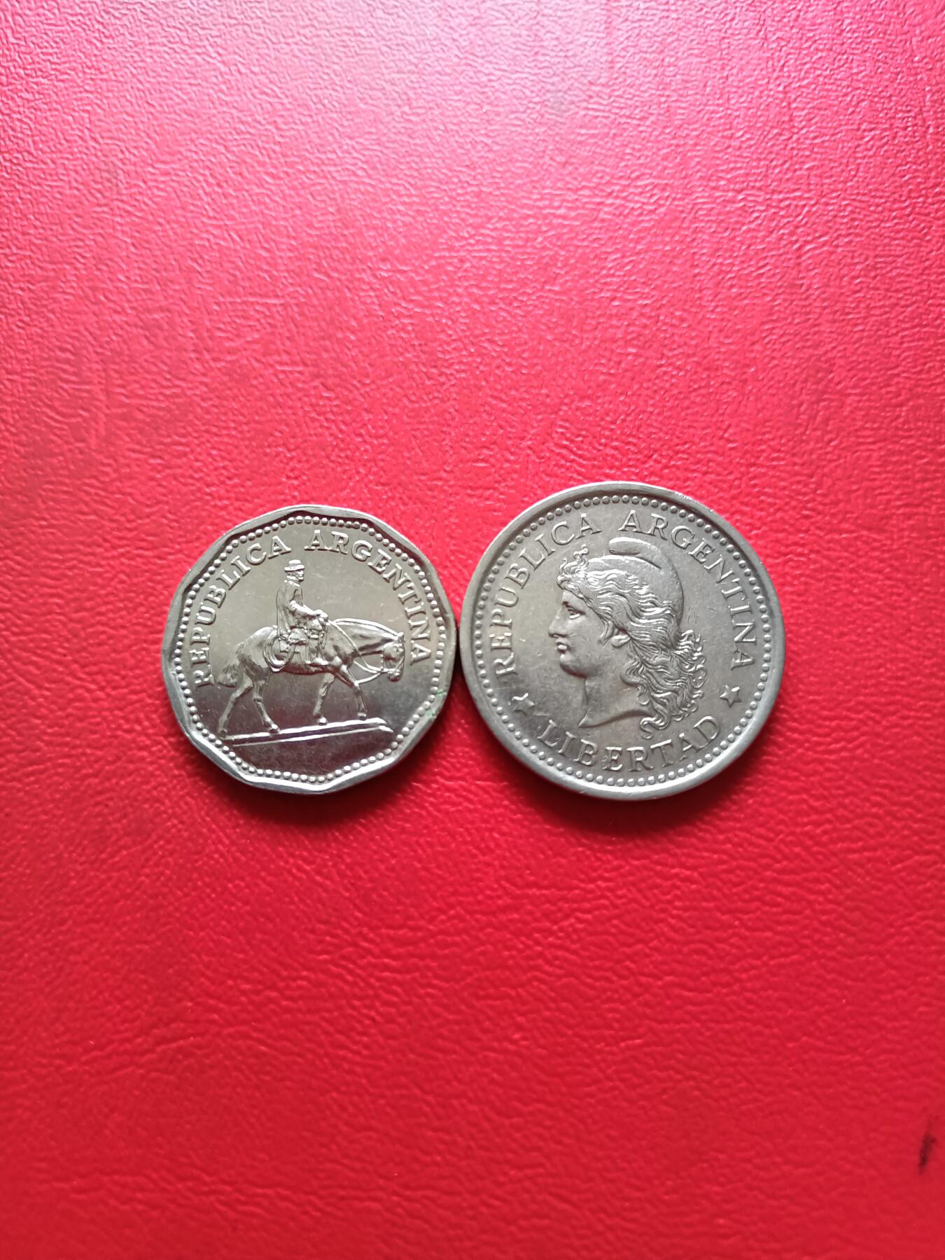 【云涧收藏】第三十九场 阿根廷1962年1、10比索2枚