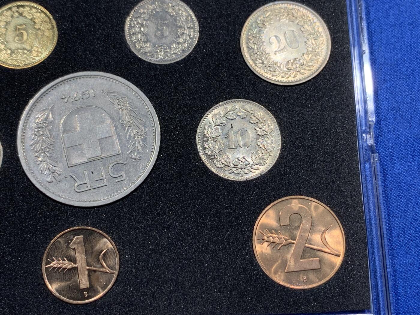 《竞宝斋》第396场 周日，周一，2场连拍 （全场包邮） 瑞士10枚装纪念币一套