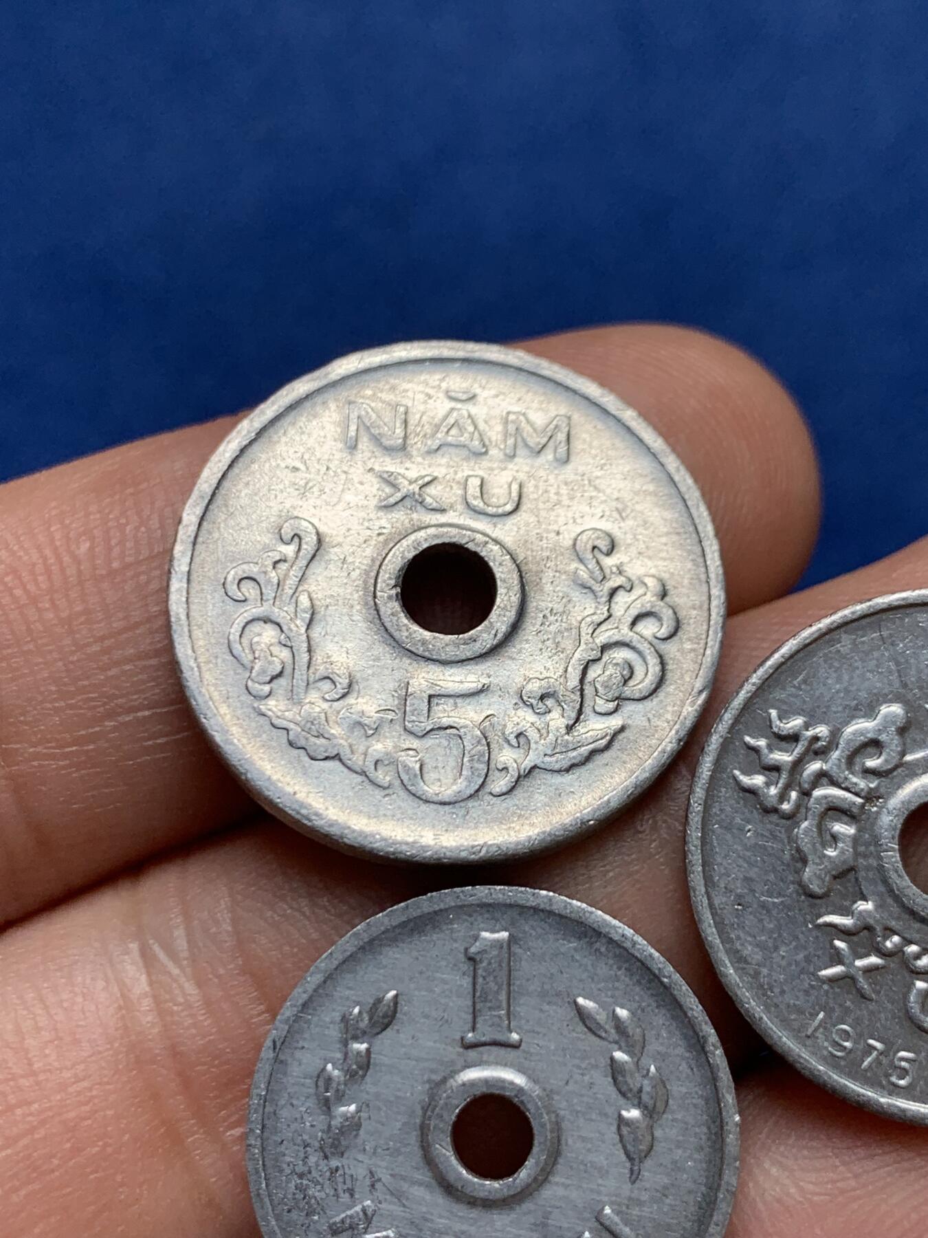 《竞宝斋》第396场 周日，周一，2场连拍 （全场包邮） 三枚一组 越南铝币 细节见图