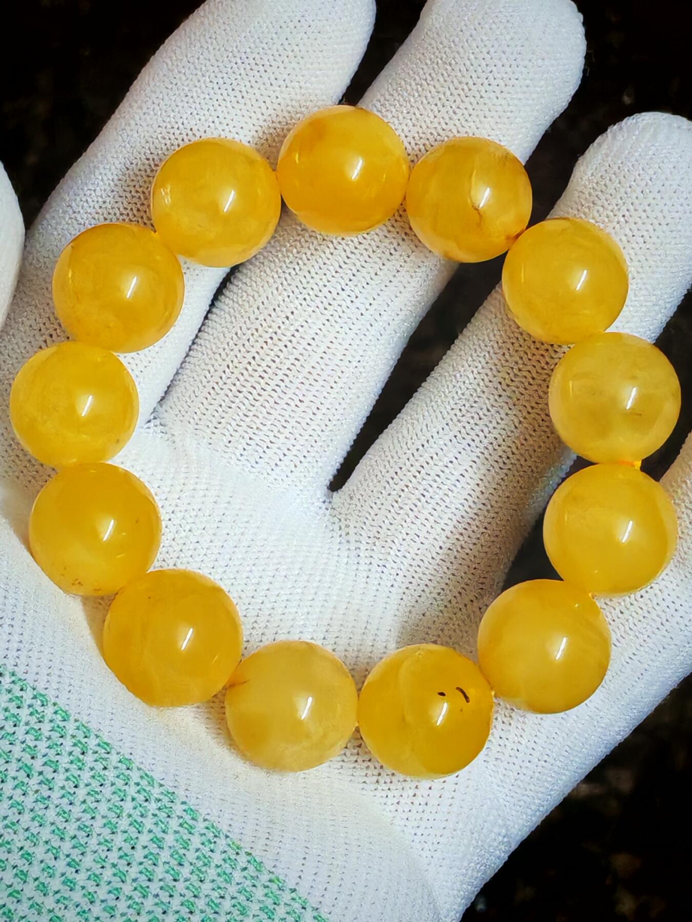 ❤️满蜜满色妖孽花纹鸡油黄蜜蜡圆珠手串(50439)尺寸约15.6mm13颗重量26.4g