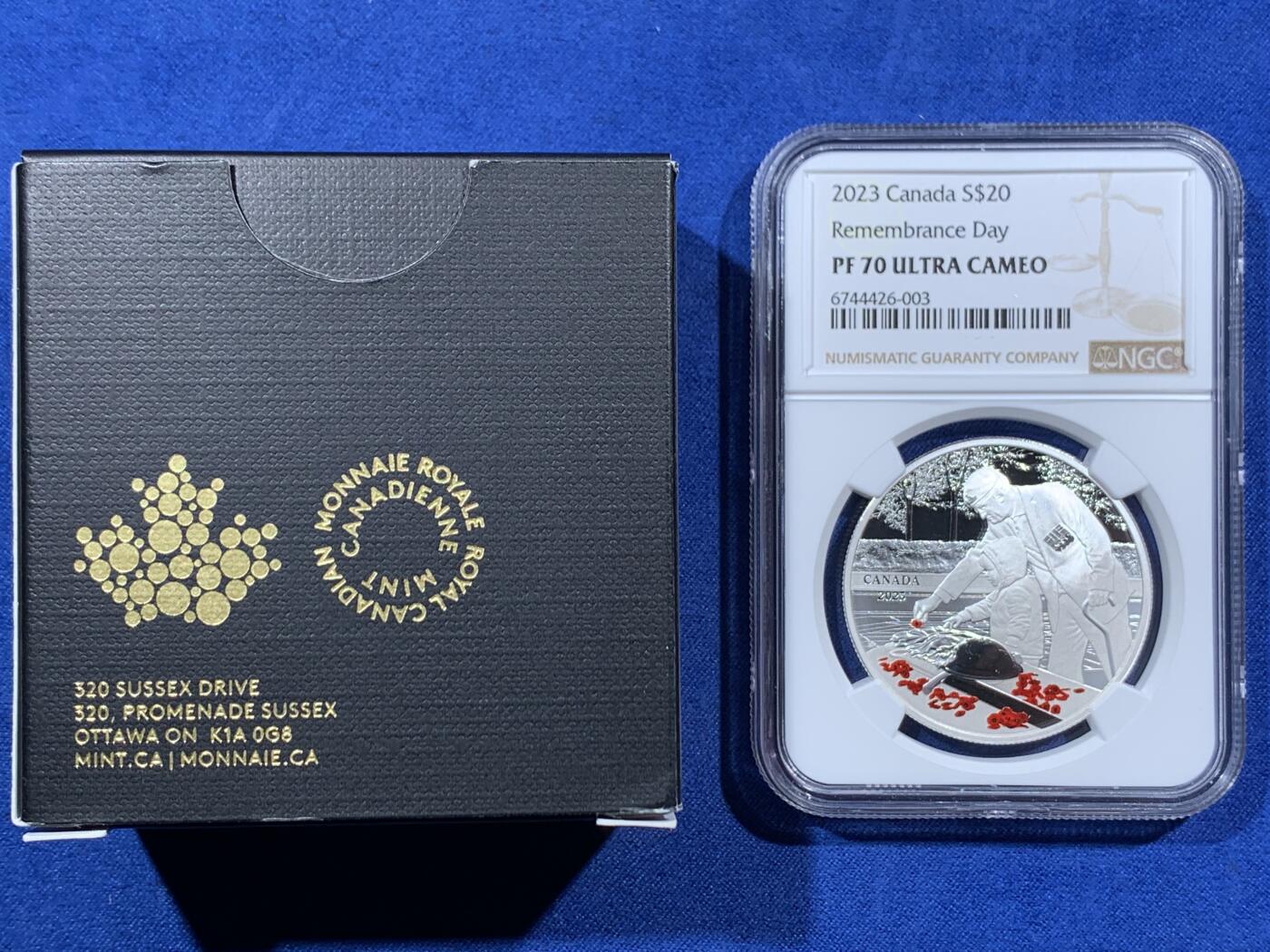 《竞宝斋》第396场 周日，周一，2场连拍 （全场包邮） NGC PF70UC 加拿大2023年荣军日彩色20加元精制纪念银币（999纯银，38MM币径，盒证齐全，发行量7500枚）
