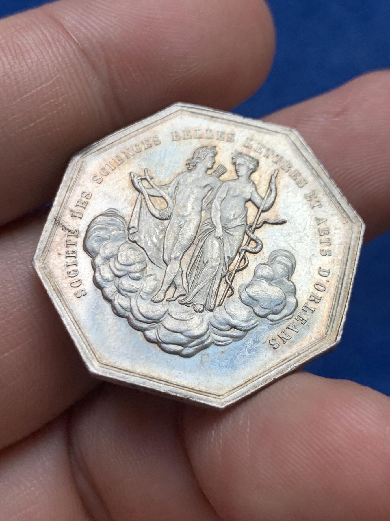 《竞宝斋》第397场 周日，周一，2场连拍 （全场包邮） 法国奥尔良艺术协会八角银代币 12.9克 30.2mm 蜜蜂银标