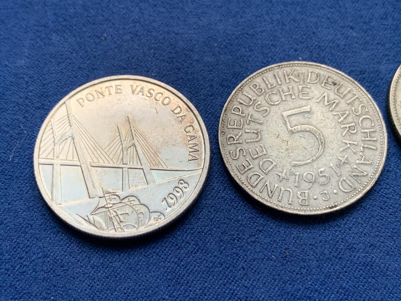 《竞宝斋》第396场 周日，周一，2场连拍 （全场包邮） 三枚一组 澳大利亚1952年1弗罗林银币+联邦德国1951年5马克银币+葡萄牙1998年瓦斯科达伽马大桥开通纪念500埃斯库多银币