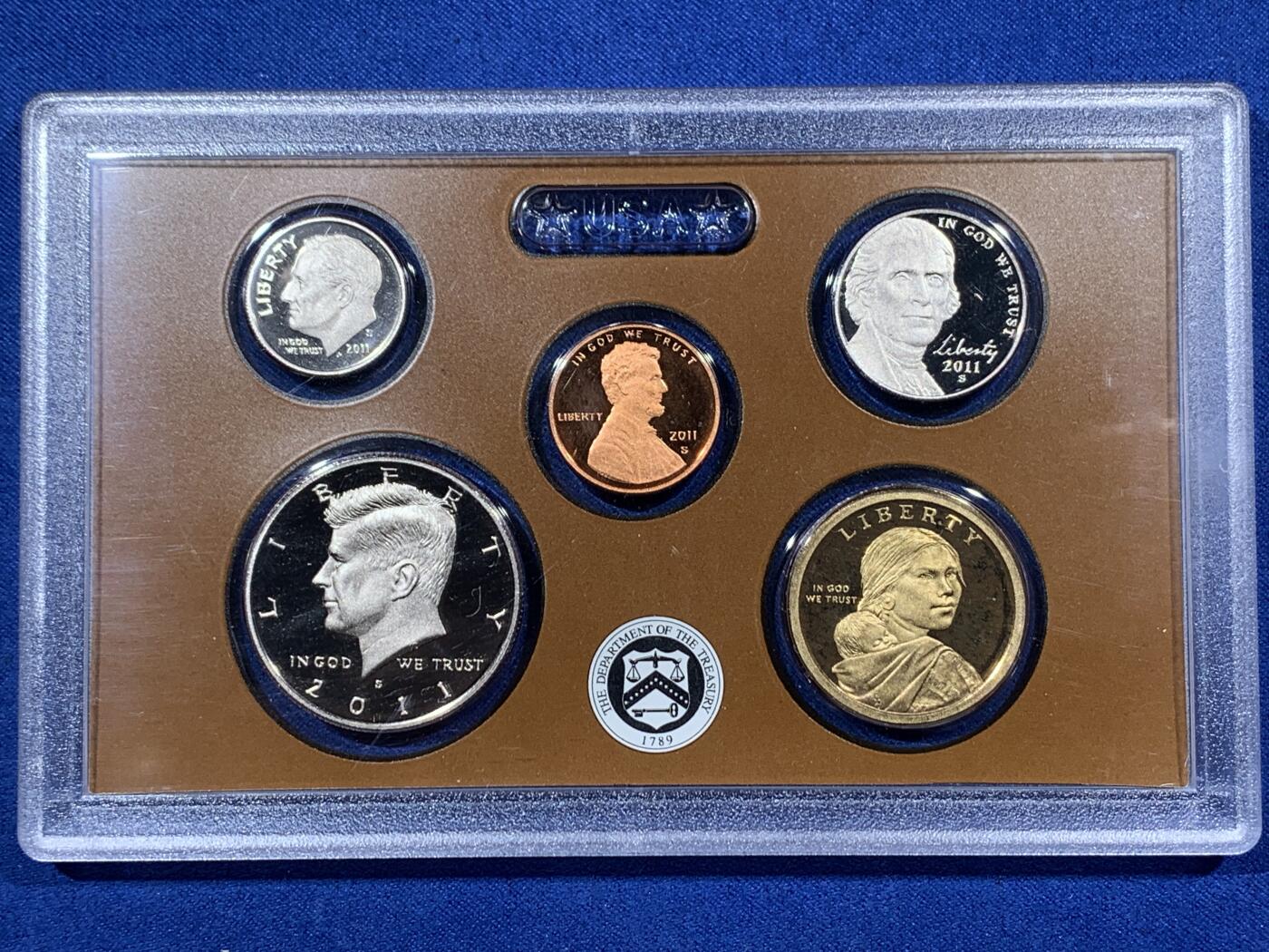 《竞宝斋》第397场 周日，周一，2场连拍 （全场包邮） 美国2011年精制套币，品相好，细节见图。