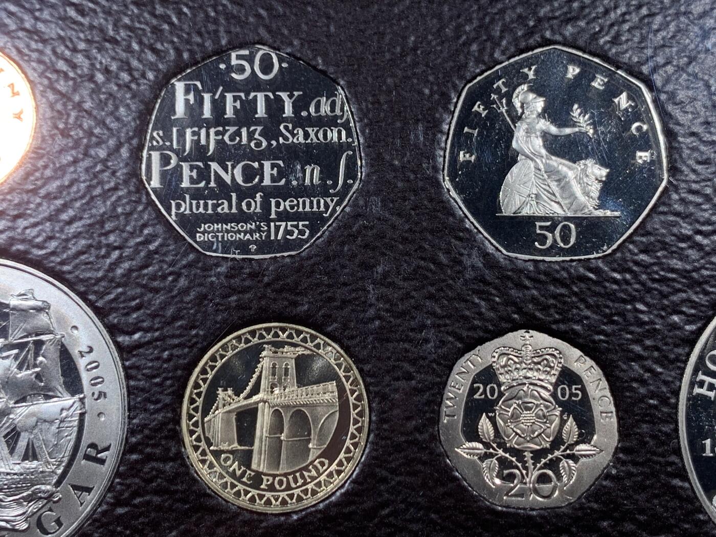 《竞宝斋》第396场 周日，周一，2场连拍 （全场包邮） 英国2005年精制套币, 盒证全，品相好