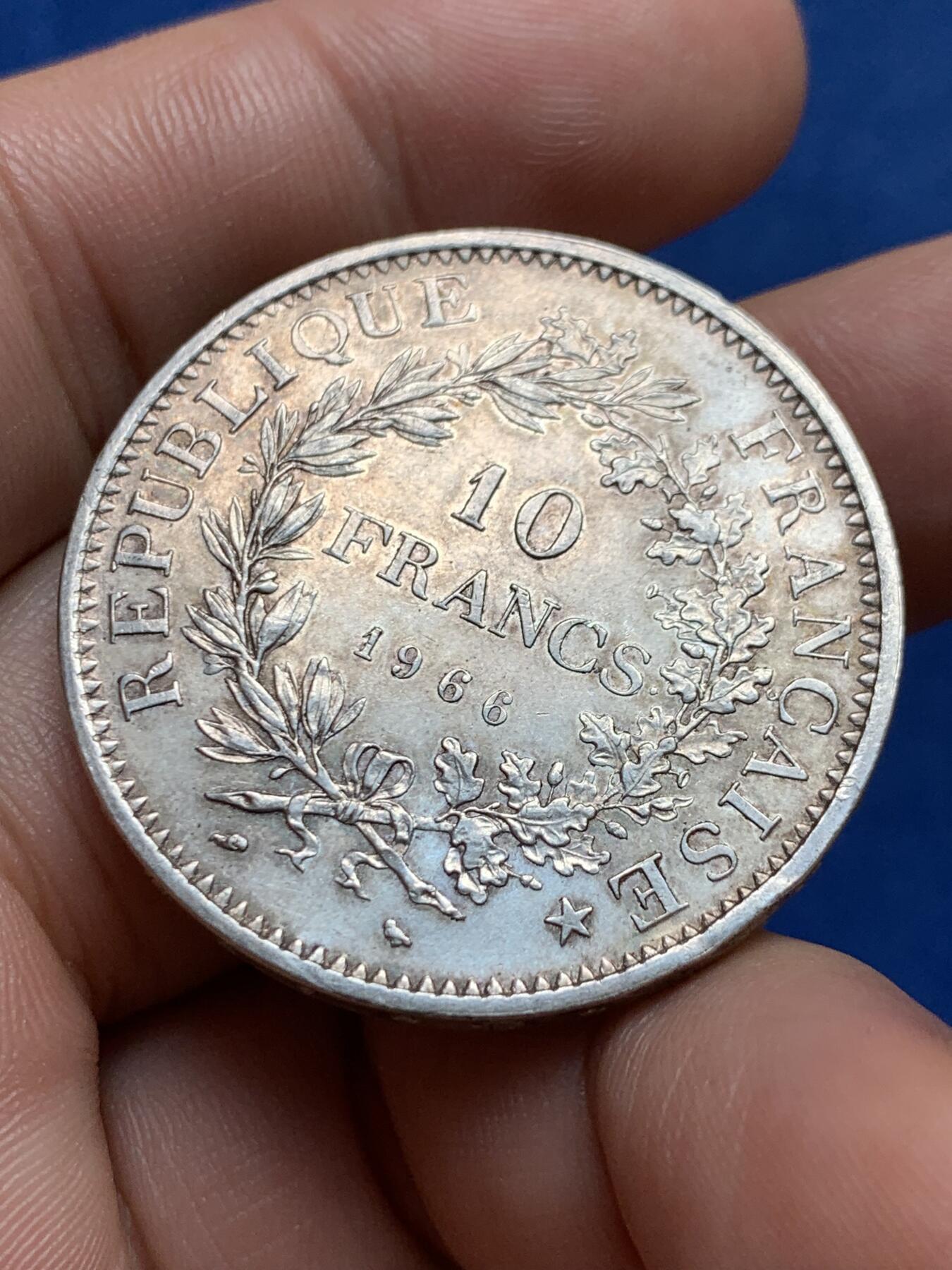 《竞宝斋》第396场 周日，周一，2场连拍 （全场包邮） 法国1966年大力神10法郎银币