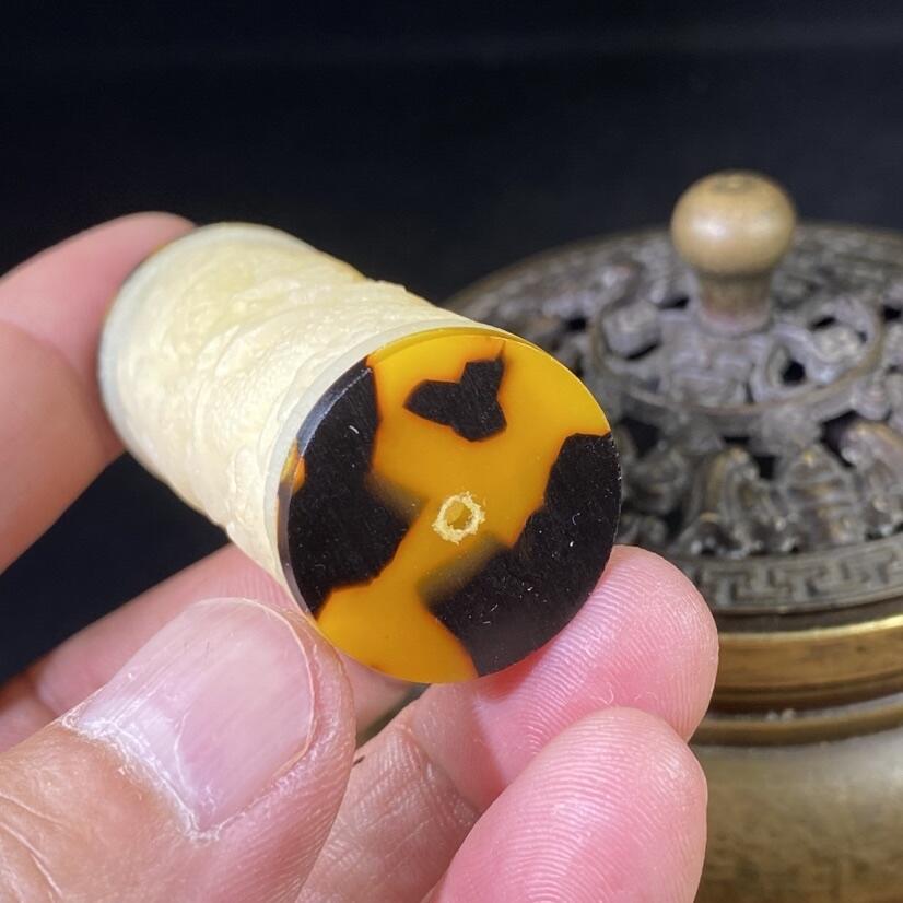 ❤️骆驼骨雕刻龙柱手把件(28011)尺寸55*23mm