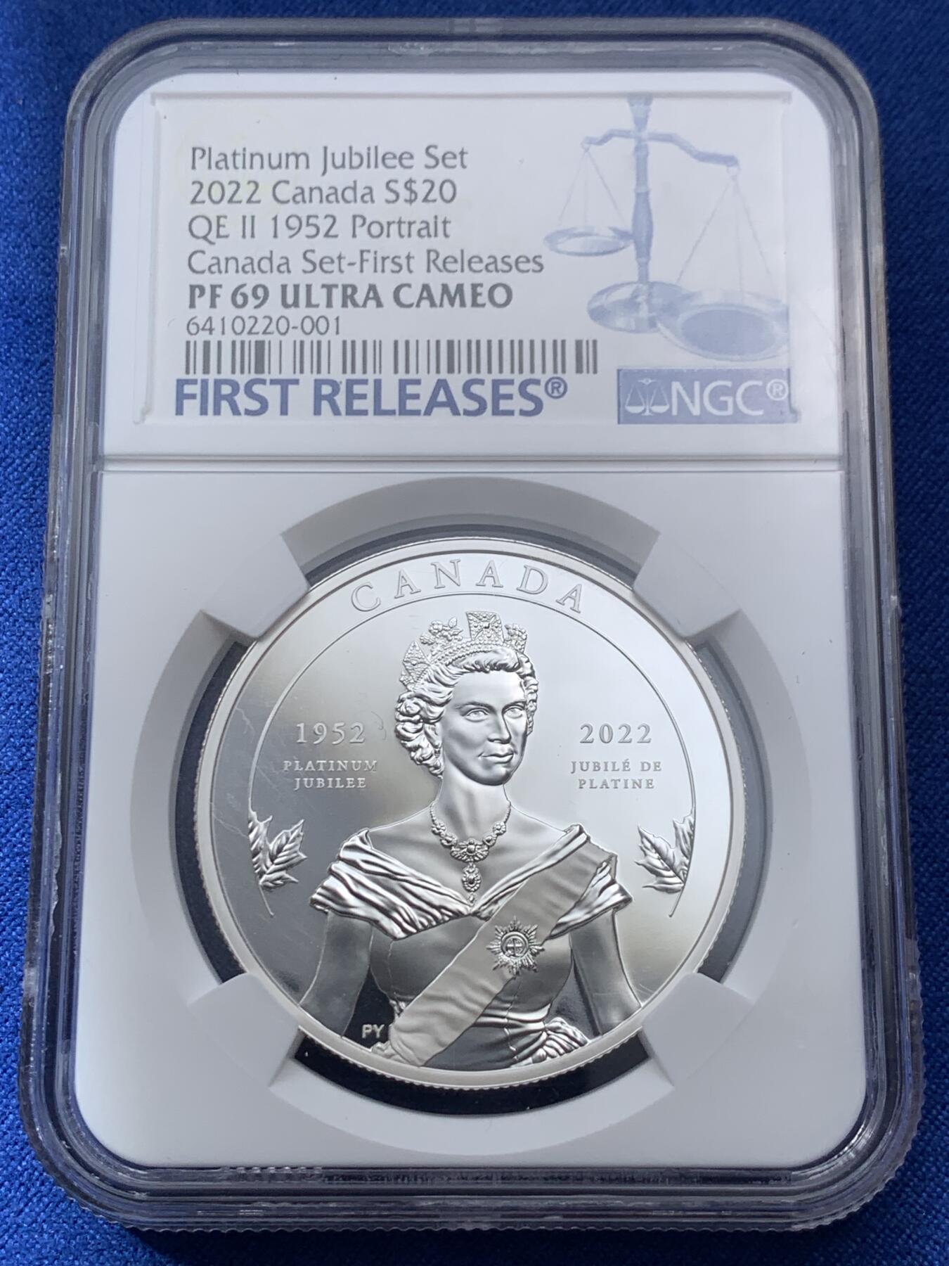 《竞宝斋》第396场 周日，周一，2场连拍 （全场包邮） 首期 NGC PF69UC（2022年英加联合发行）女王登基70周年铂金禧年20加元精制纪念银币（999纯银，38MM币径，发行量5500枚，首期发行少见罕有）