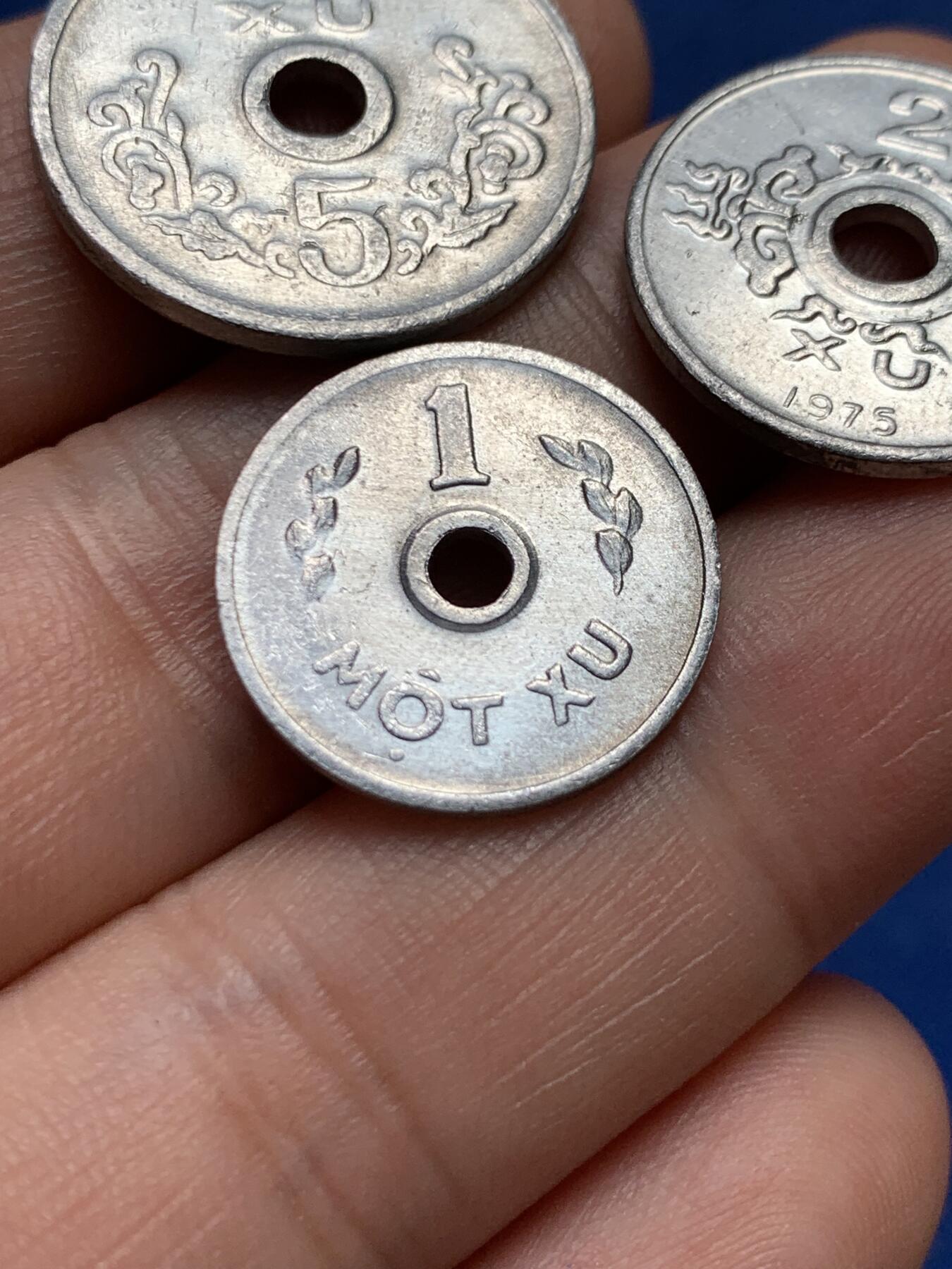 《竞宝斋》第396场 周日，周一，2场连拍 （全场包邮） 三枚一组 越南铝币 细节见图