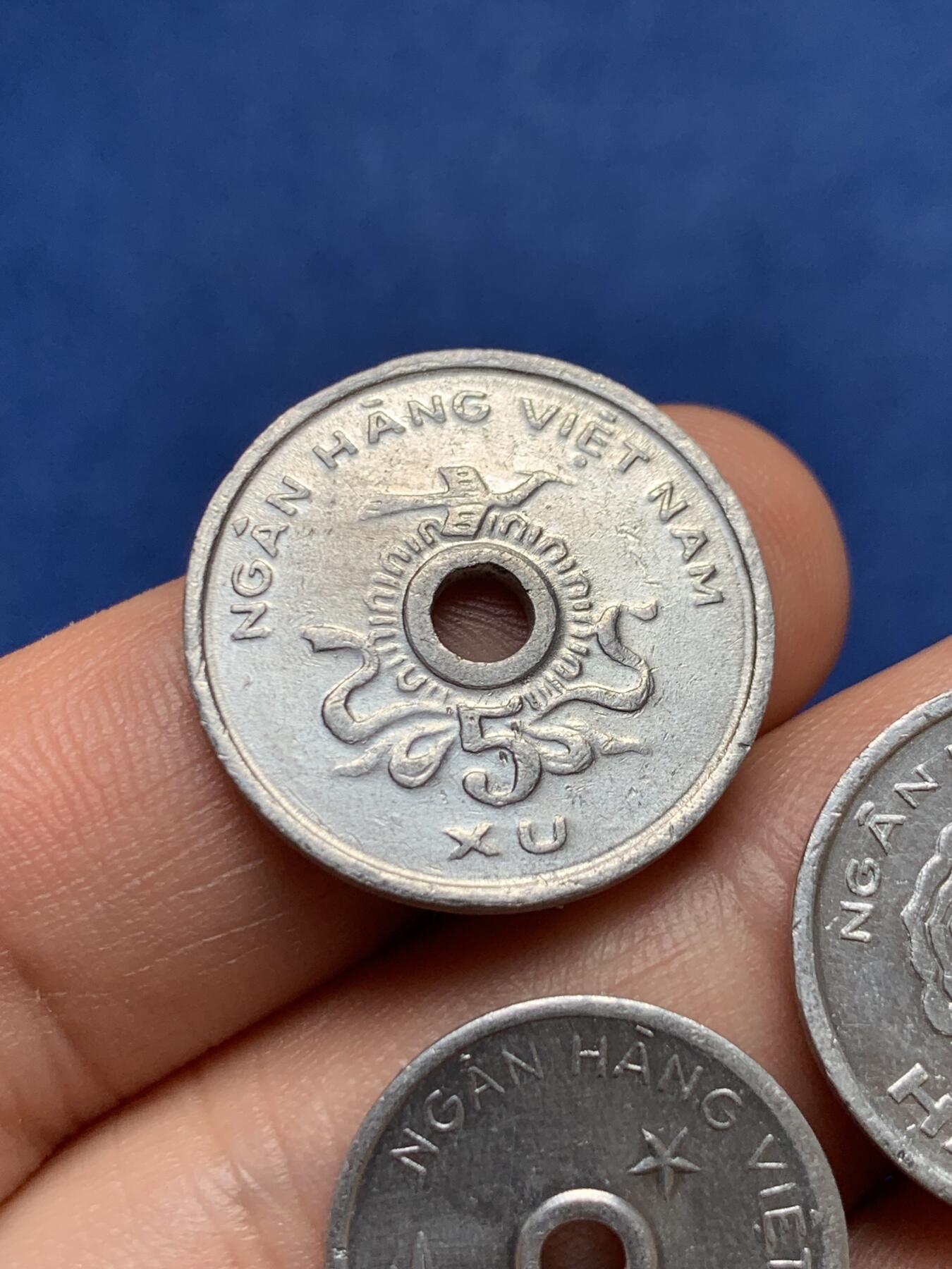 《竞宝斋》第396场 周日，周一，2场连拍 （全场包邮） 三枚一组 越南铝币 细节见图