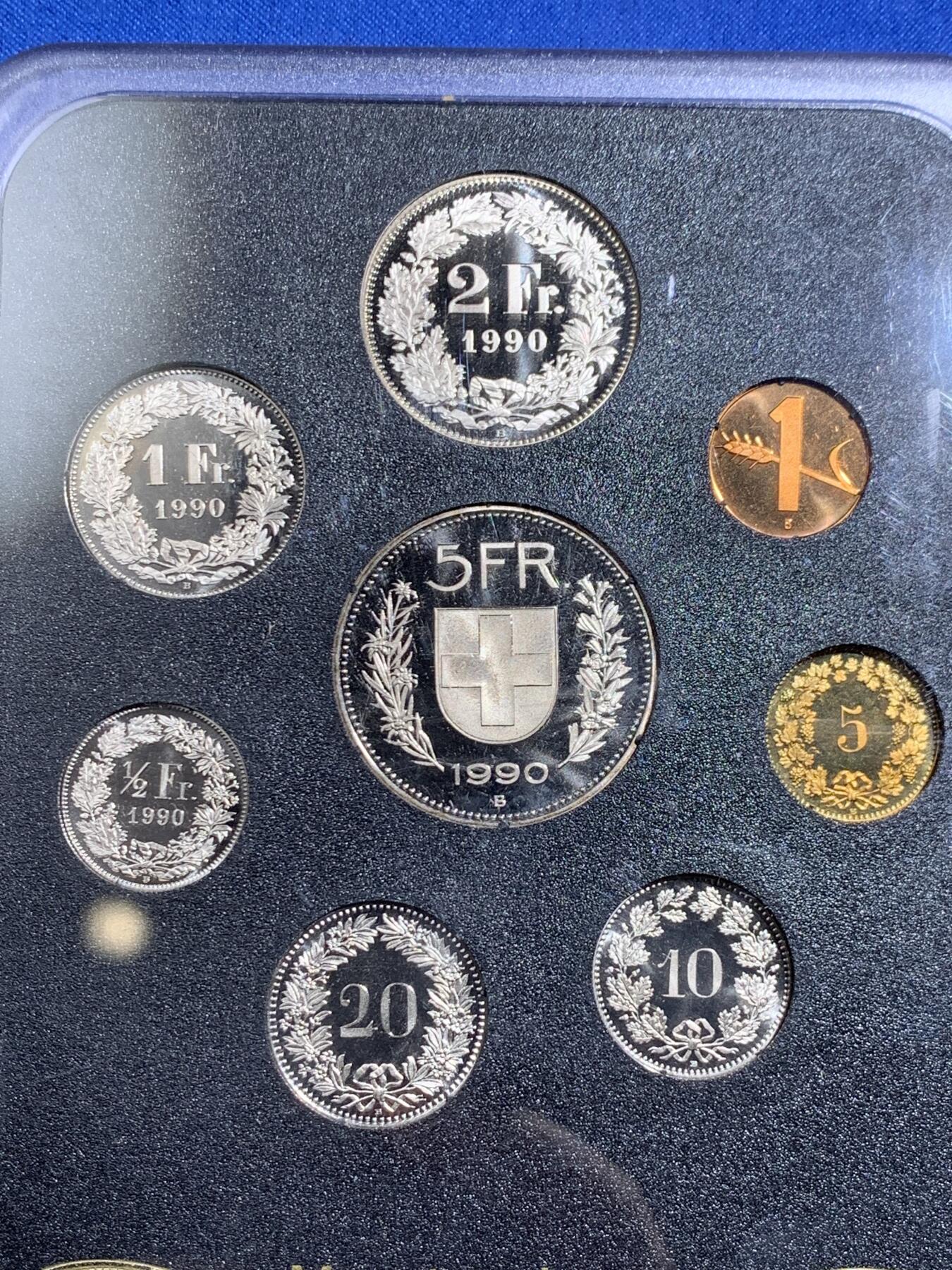 《竞宝斋》第396场 周日，周一，2场连拍 （全场包邮） 瑞士 1990年 八枚套 不同面值 原厂封装 精制PROOF 套币