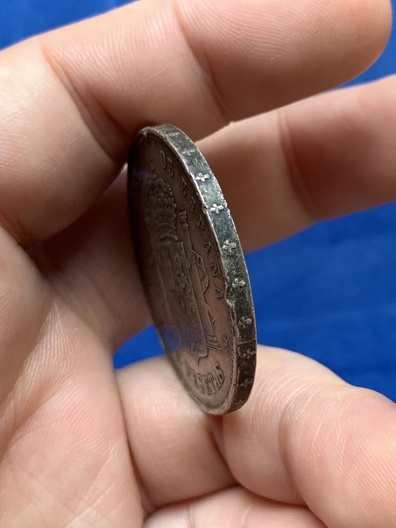 《竞宝斋》第397场 周日，周一，2场连拍 （全场包邮） 西班牙1884年阿方索十二世青年版5比塞塔双柱银币 细节见图