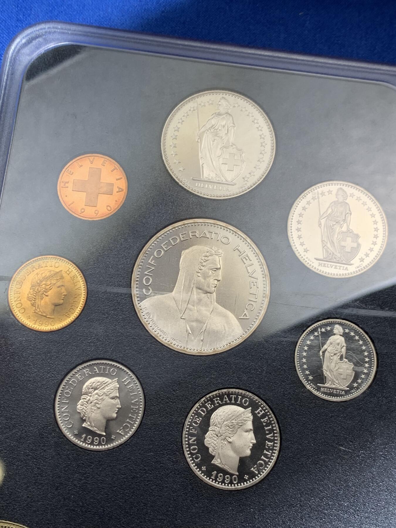 《竞宝斋》第396场 周日，周一，2场连拍 （全场包邮） 瑞士 1990年 八枚套 不同面值 原厂封装 精制PROOF 套币