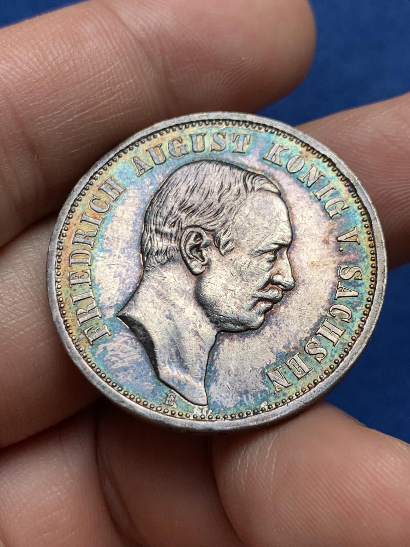 《竞宝斋》第396场 周日，周一，2场连拍 （全场包邮） 德国萨克森1909年奥古斯特3马克 带彩 德国币 鹰翅漂亮