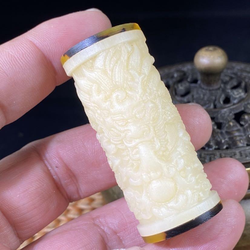 ❤️骆驼骨雕刻龙柱手把件(28011)尺寸55*23mm