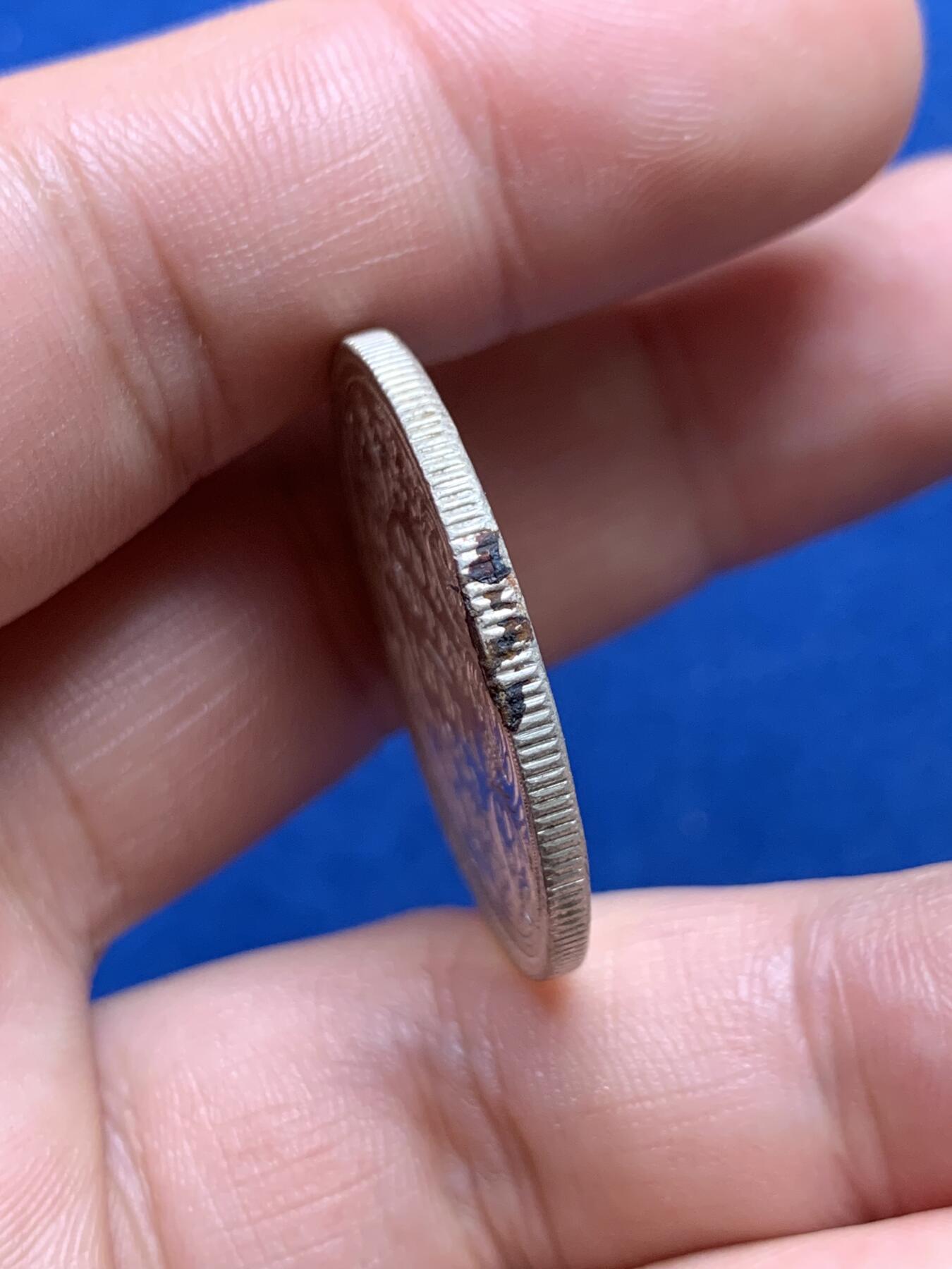 《竞宝斋》第396场 周日，周一，2场连拍 （全场包邮） 英属印度 1862 维多利亚青年头像 1卢比 银币 极好光度 少见好品裸币 上手欣赏体验最佳