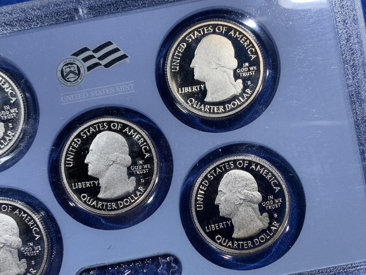 《竞宝斋》第396场 周日，周一，2场连拍 （全场包邮） 美国2010年精制套币，品相好。