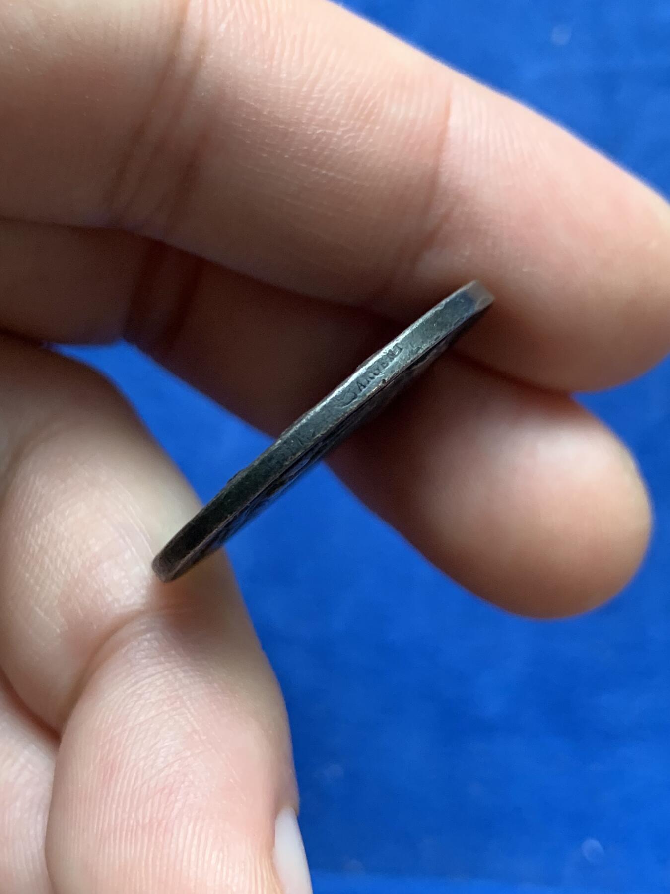 《竞宝斋》第397场 周日，周一，2场连拍 （全场包邮） 法国婚姻纪念银章 牵手 29mm 16.8 g 丰饶角边铭