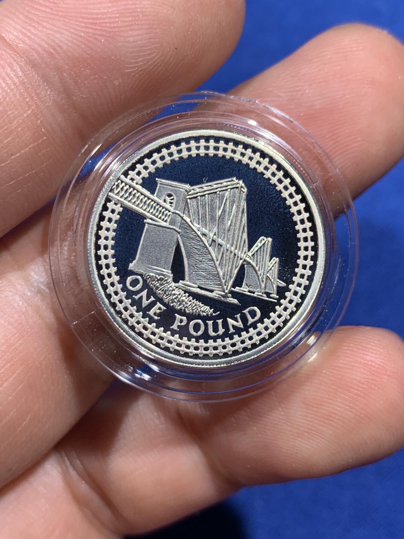 《竞宝斋》第396场 周日，周一，2场连拍 （全场包邮） 英国2004年1英镑精制银币 桥系列-福斯铁路桥（苏格兰） 925银9.5克 最大发行量：2万5千 盒证全