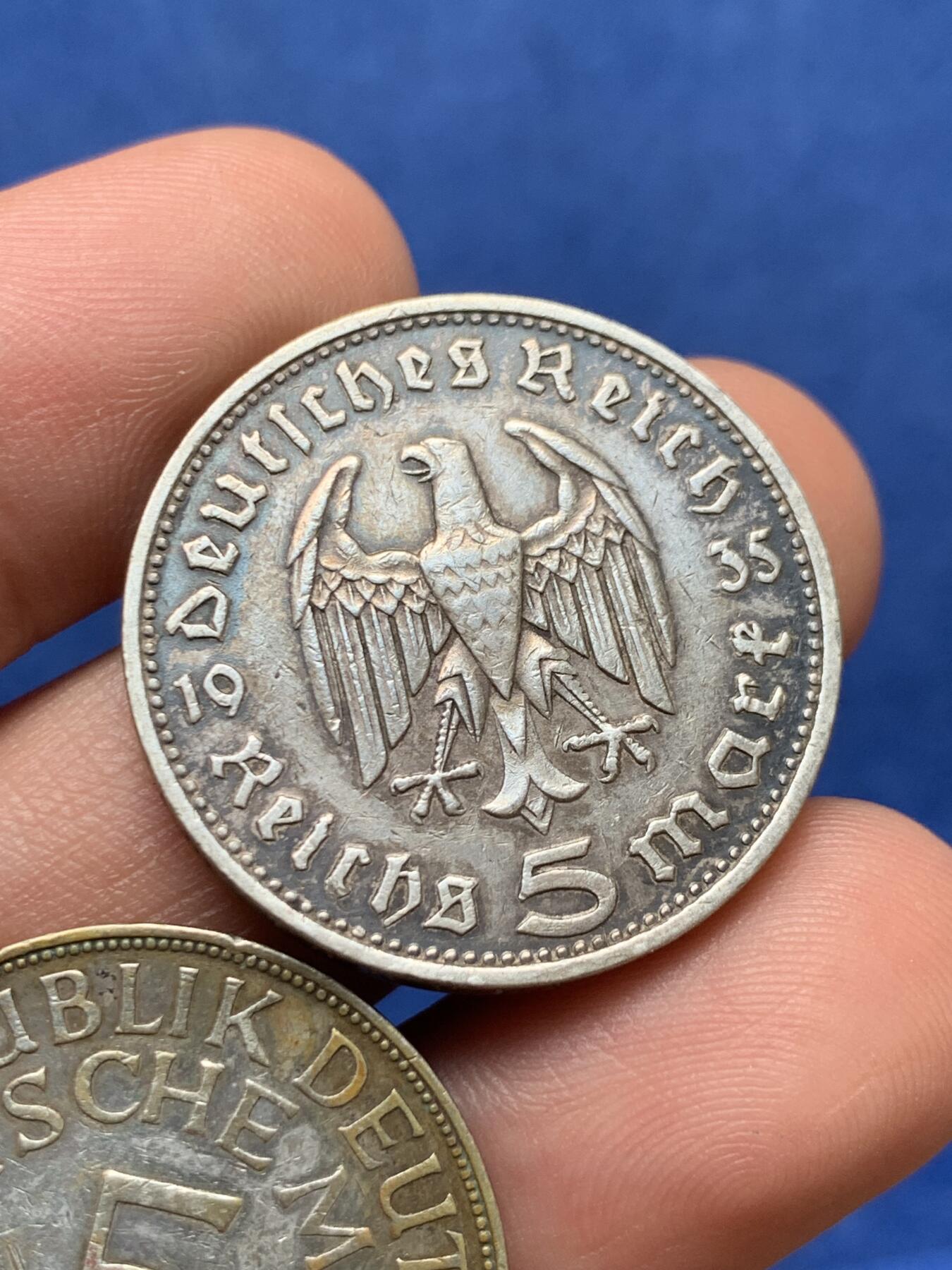 《竞宝斋》第396场 周日，周一，2场连拍 （全场包邮） 两枚一组 德国银币：1935年5帝国马克银币，13.88克，0.9银；1960年5马克银币，11.2克，0.625银。