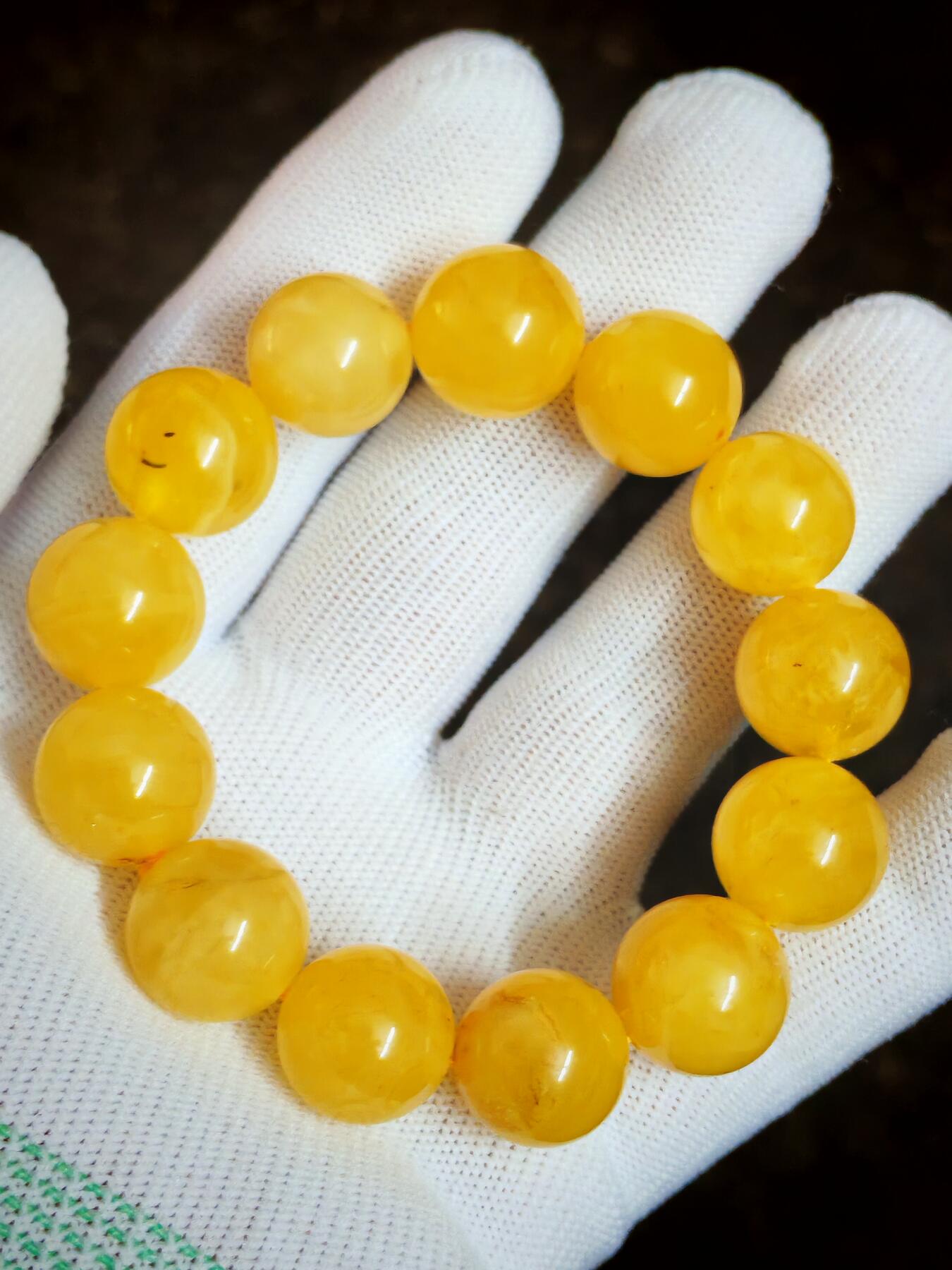 ❤️满蜜满色妖孽花纹鸡油黄蜜蜡圆珠手串(50439)尺寸约15.6mm13颗重量26.4g