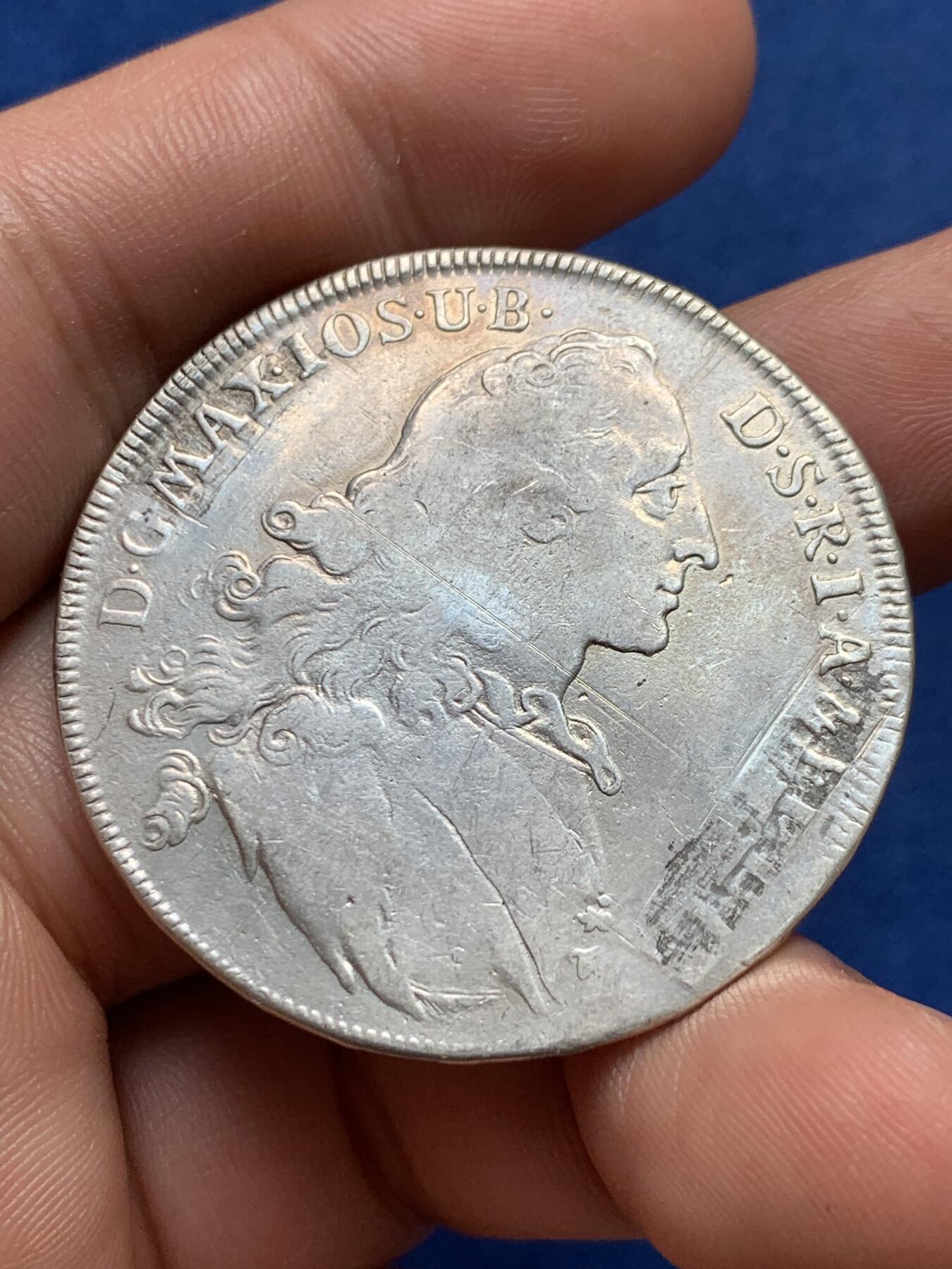 《竞宝斋》第396场 周日，周一，2场连拍 （全场包邮） 1768年马克西米连三世.约瑟夫圣母抱婴塔勒 有焊接痕迹