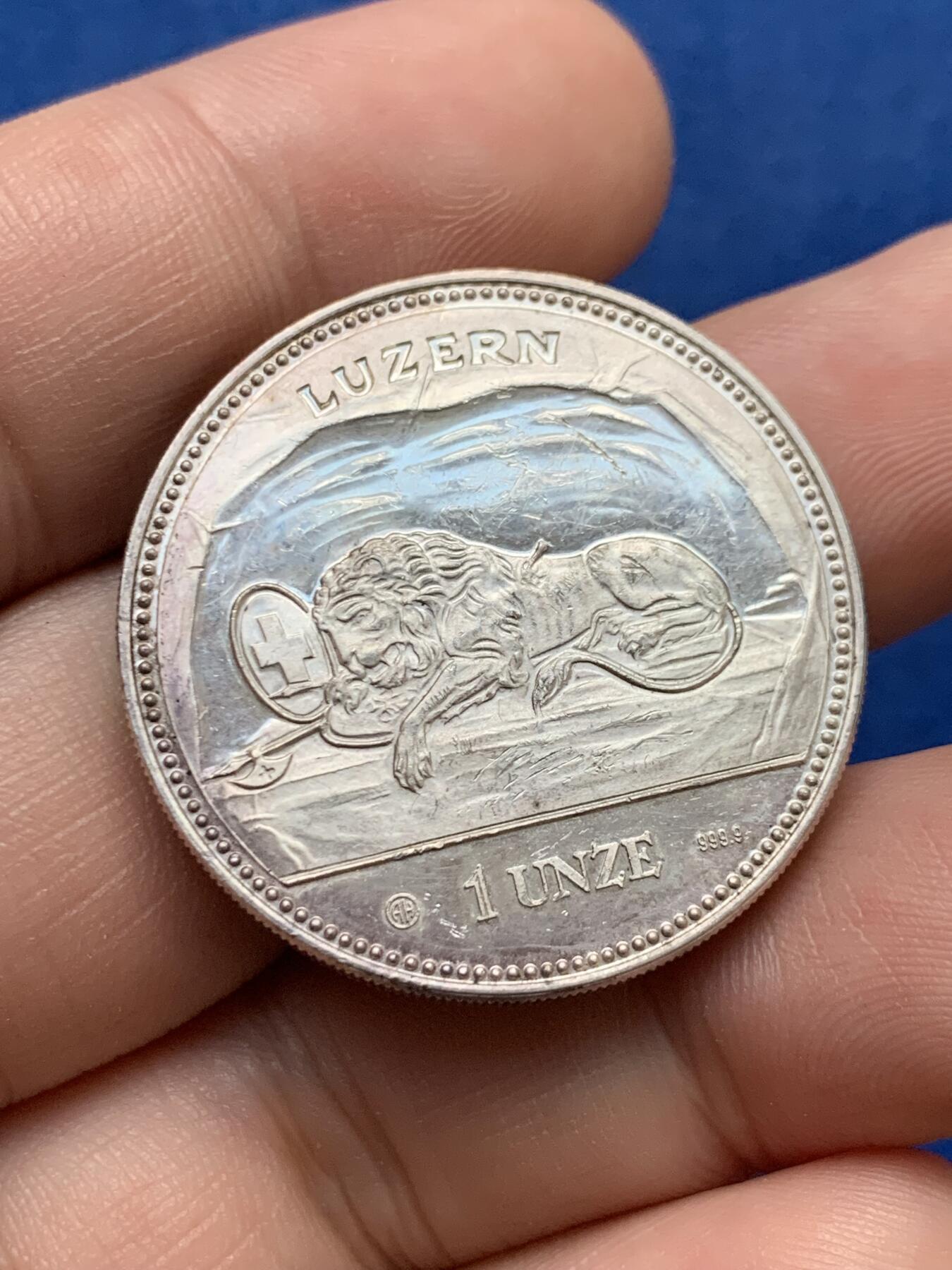 《竞宝斋》第397场 周日，周一，2场连拍 （全场包邮） 瑞士1988年女神1盎司加厚银章 币面标识1unze 9999银 银价大涨中