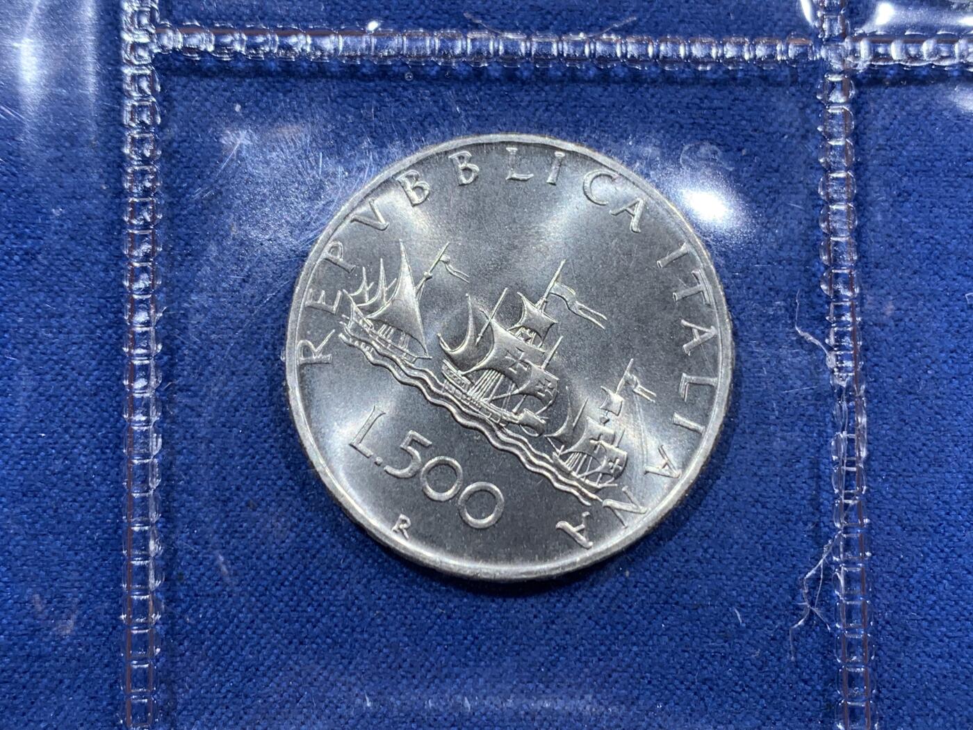 《竞宝斋》第396场 周日，周一，2场连拍 （全场包邮） 意大利1969年套币，含500里拉帆船美女银币，银币11克，0.835银。