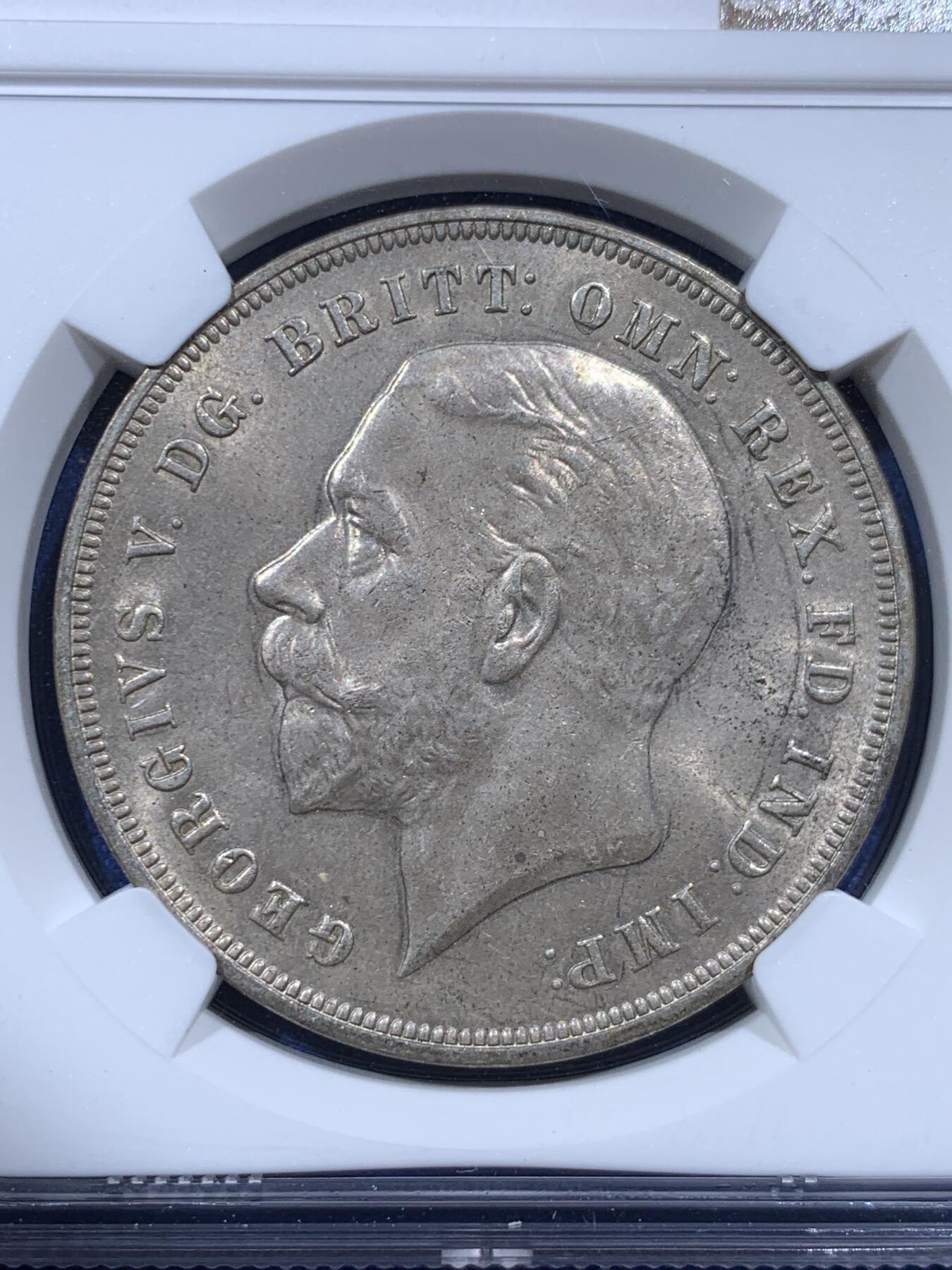 《竞宝斋》第396场 周日，周一，2场连拍 （全场包邮） NGC MS64 英国1935年乔治五世1克朗木马剑大银币，原汁原味老包浆，转光强烈细节优秀，状态一流。