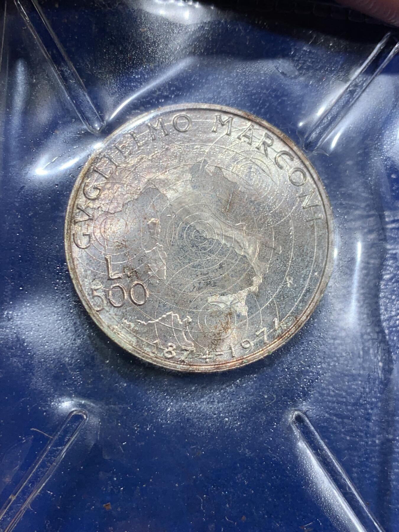 《竞宝斋》第397场 周日，周一，2场连拍 （全场包邮） 小钱包 意大利1974年无线电报之父伽利尔摩·马可尼诞辰100周年500里拉纪念银币 背面意大利地图配无线电花纹很有设计感