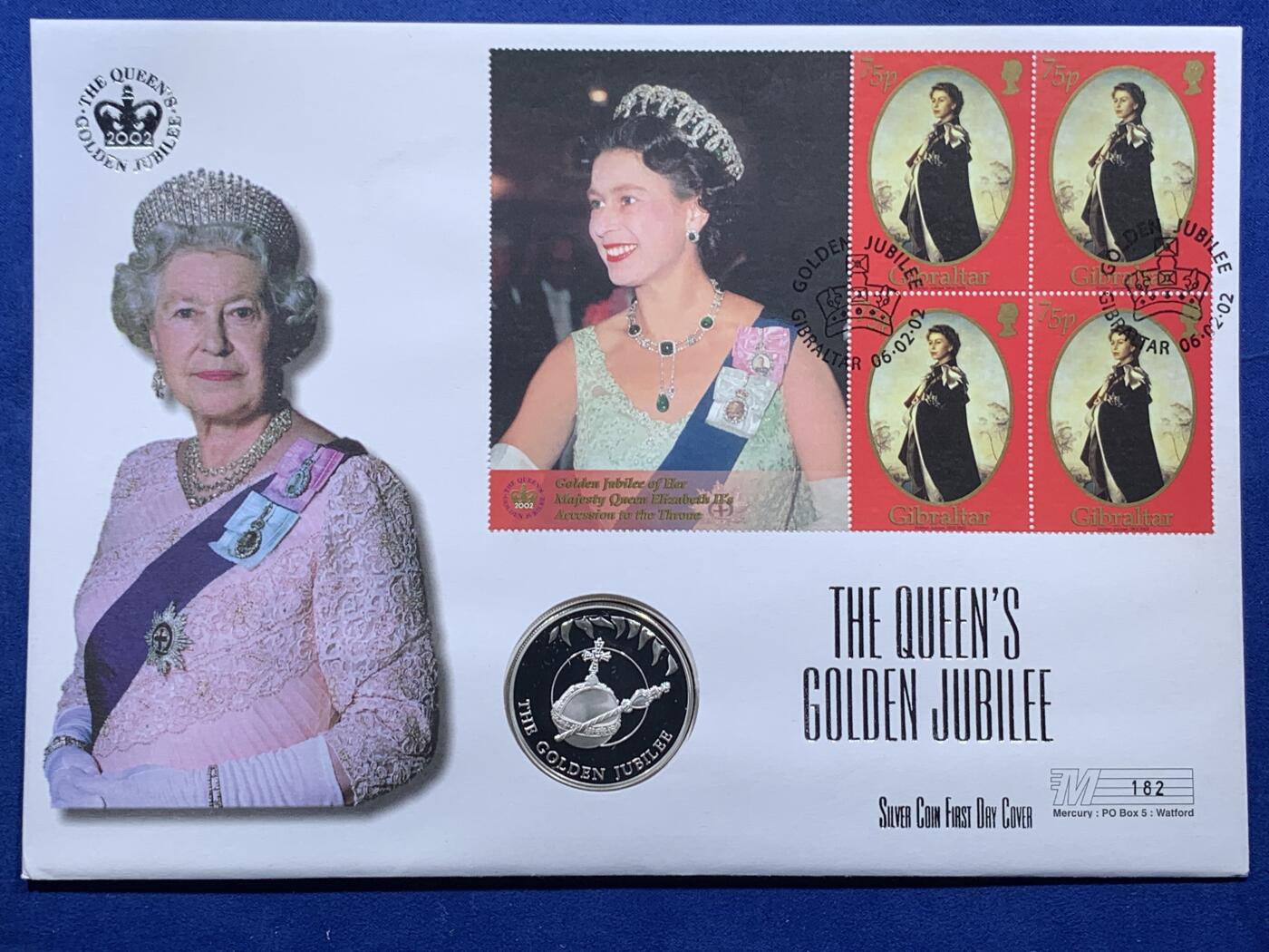 《竞宝斋》第396场 周日，周一，2场连拍 （全场包邮） 2002年伊丽莎白女王登基50周年邮币封，含福克兰岛2002年女王登基50年精制纪念克朗银币，925银，28.28克，完美状态，终身保真。