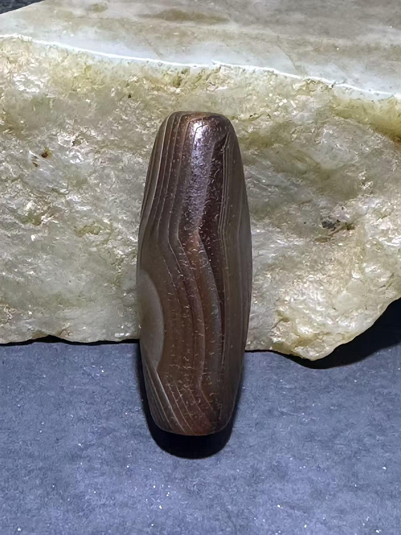 精美高玉化风化纹天眼缠丝玛瑙桶珠一颗