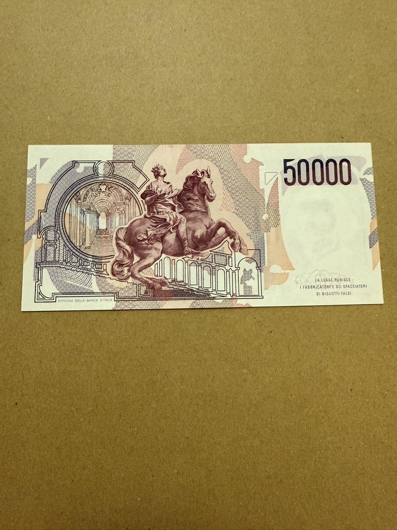 【炜奕收藏】，第三十八期 1984年意大利50000里拉，AU品相