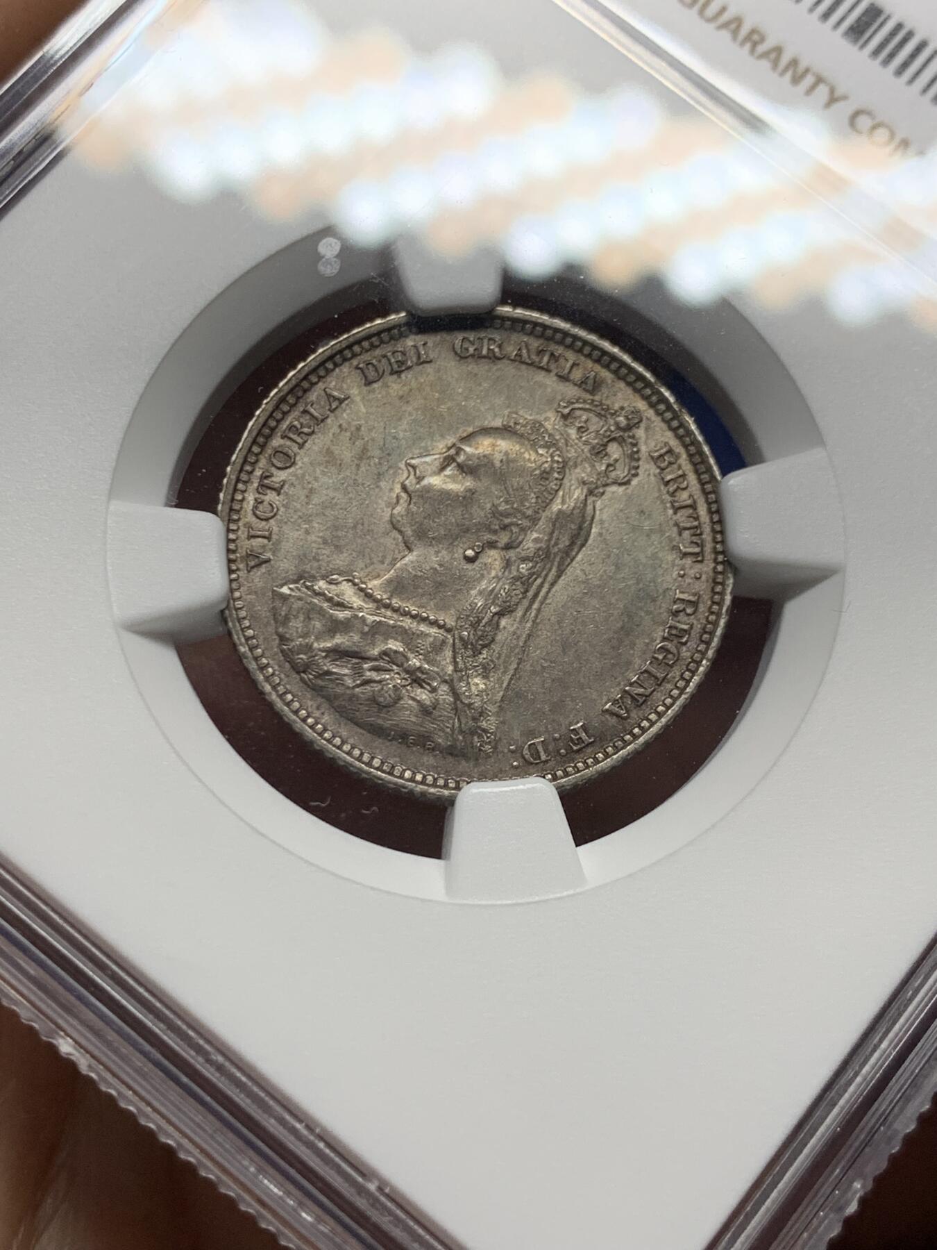 《竞宝斋》第397场 周日，周一，2场连拍 （全场包邮） NGC MS62 英国 1887 维多利亚高冠1先令银币，原始灰包浆