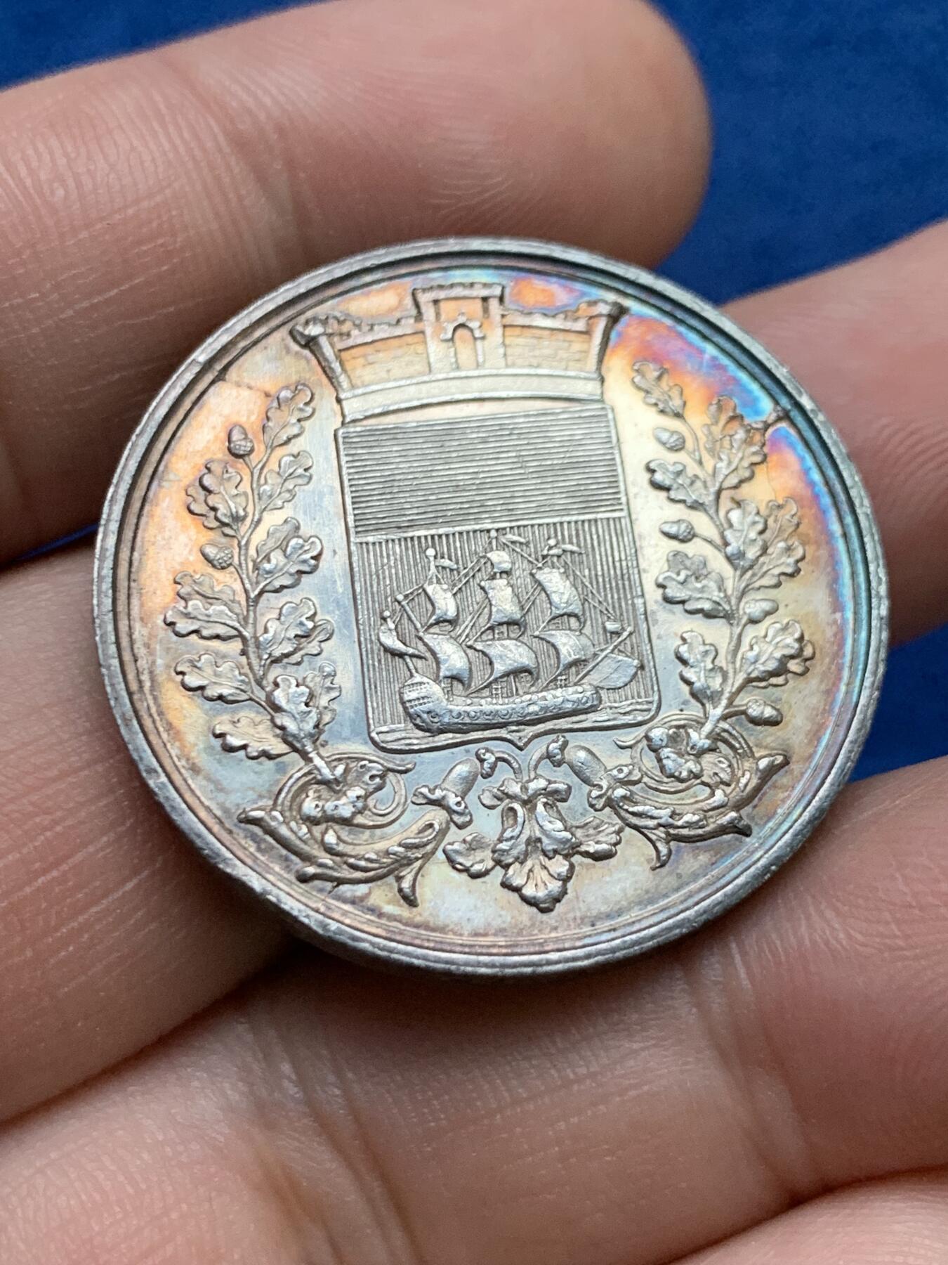 《竞宝斋》第397场 周日，周一，2场连拍 （全场包邮） 1835年法国巴黎塞纳圆形银代币 直径32mm 15.1g 手指铭