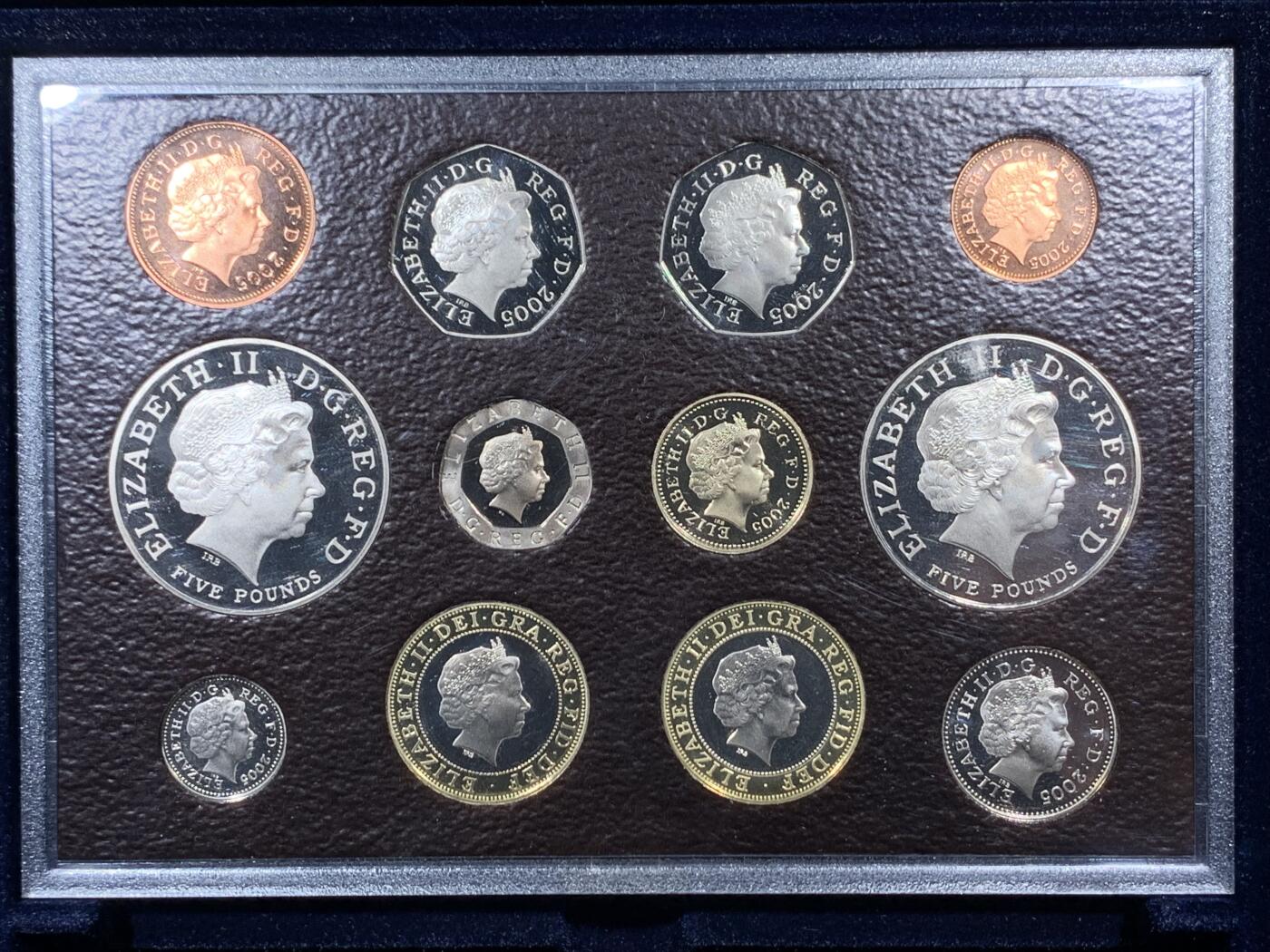 《竞宝斋》第396场 周日，周一，2场连拍 （全场包邮） 英国2005年精制套币, 盒证全，品相好